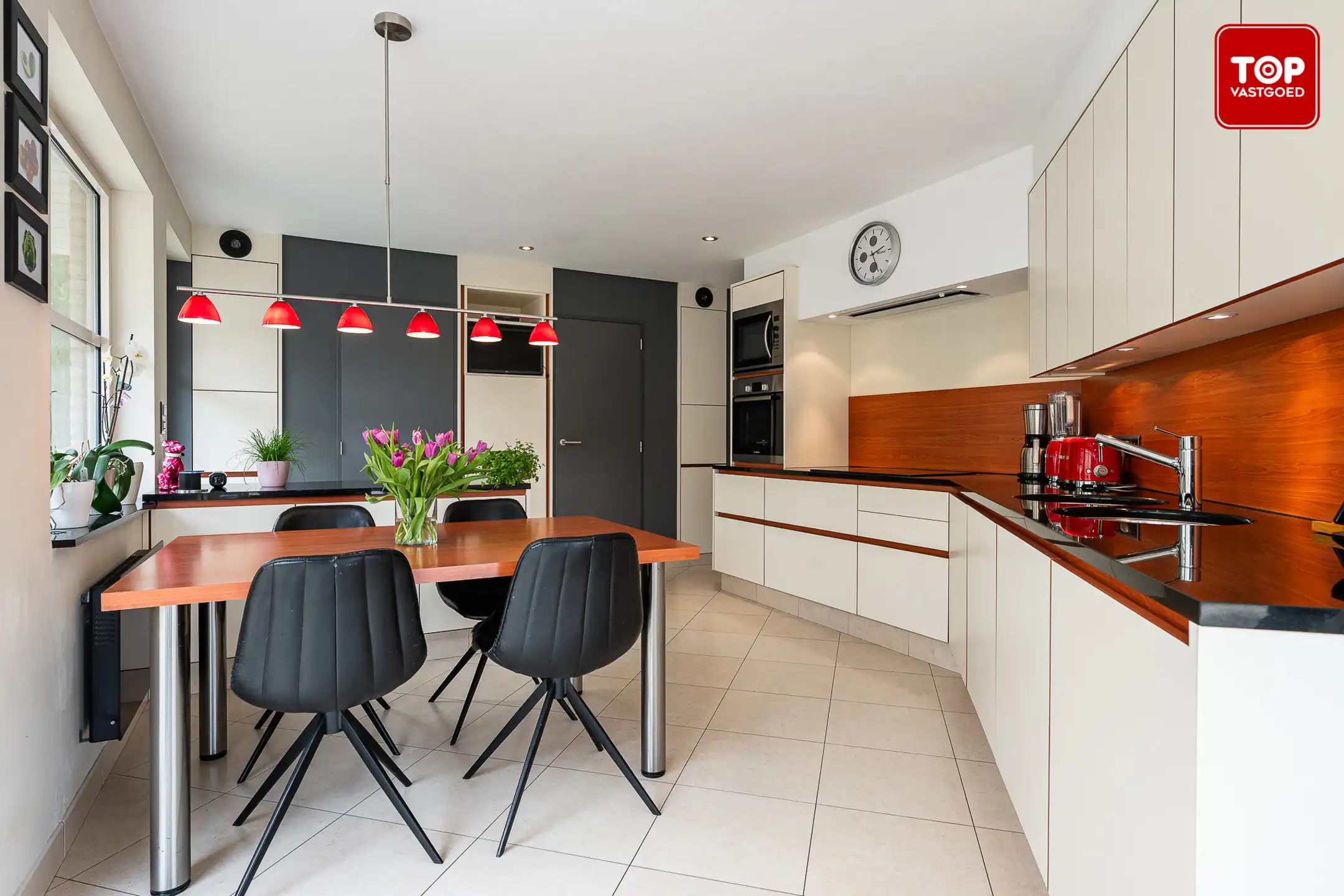 Instapklare woning in een doodlopende straat nabij de Bourgoyen foto 4