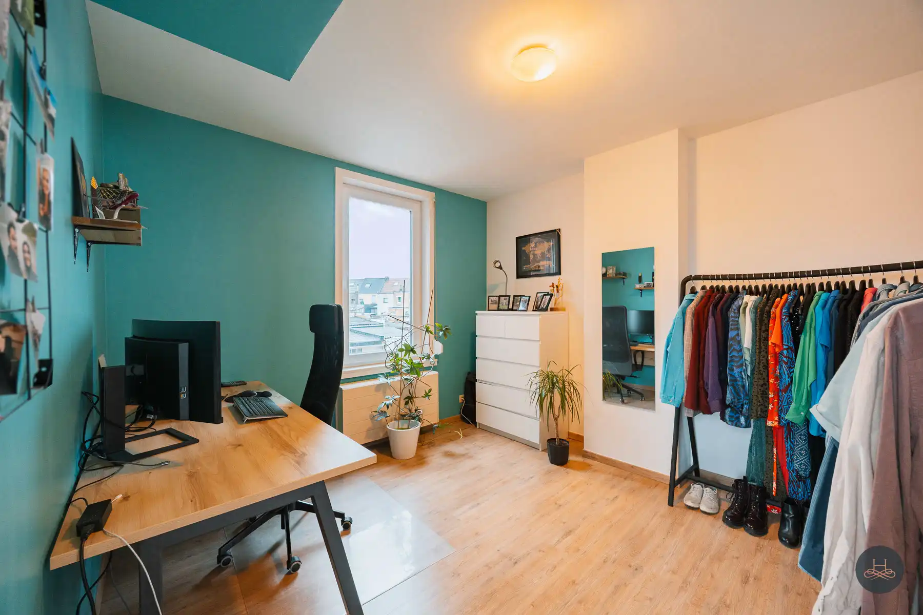 Charmante, halfopen, gerenoveerde woning met 3 staanplaatsen foto 20