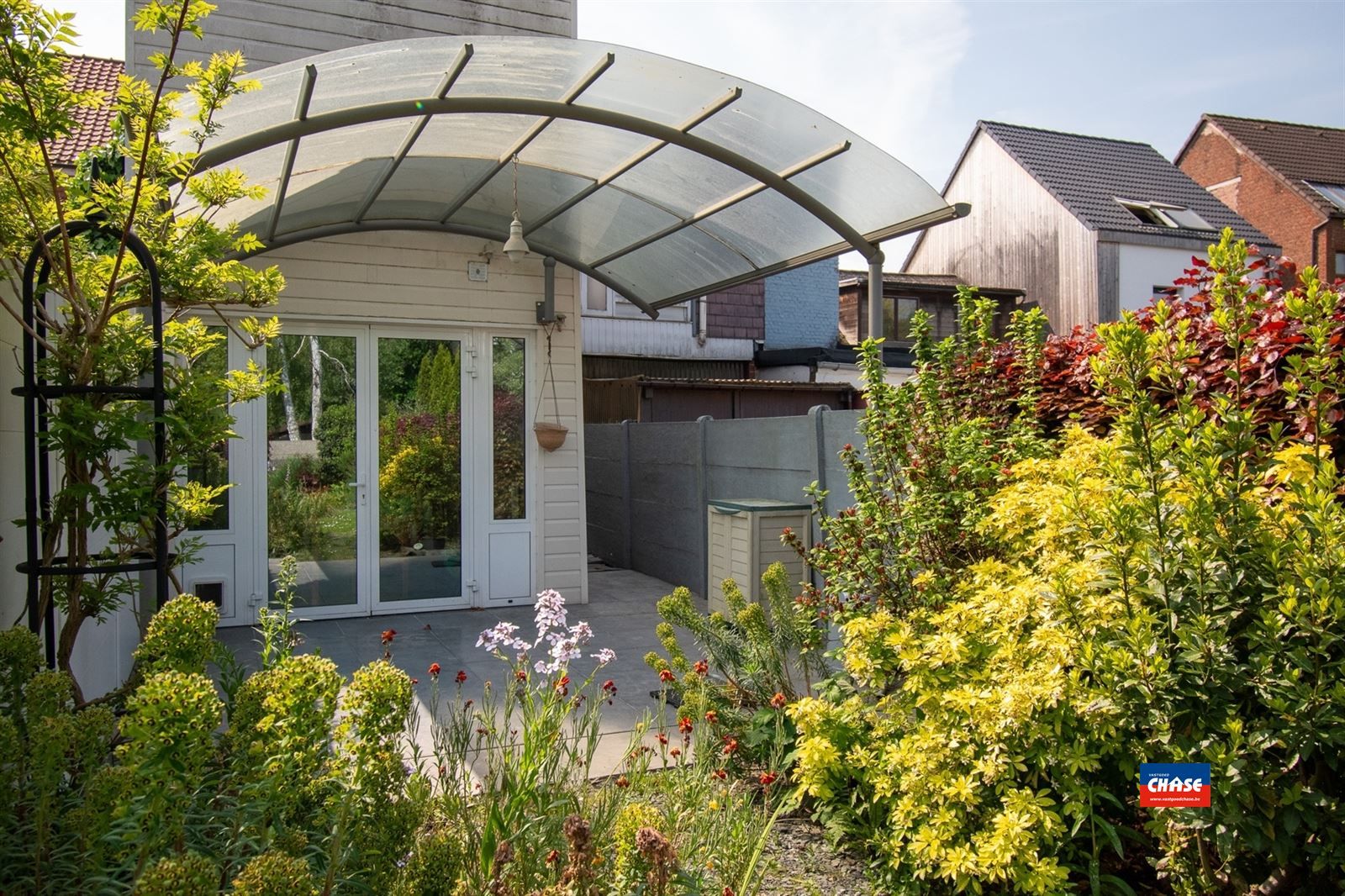 Rijwoning met 5 slaapkamers, tuin en garage foto 11