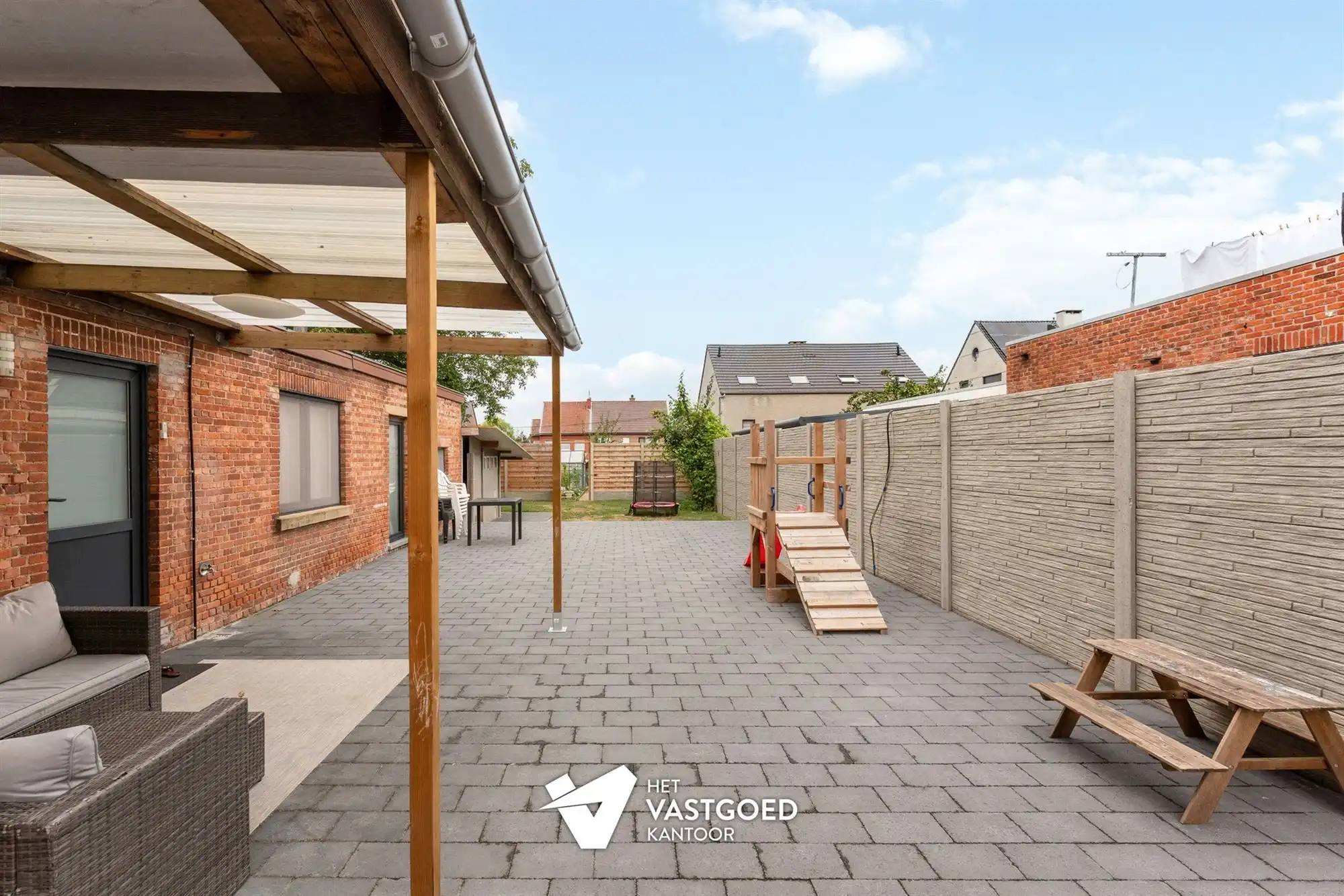 VOLLEDIG GERENOVEERDE WONING MET 4 SLAAPKAMERS EN TUIN MET ACHTERLIGGENDE BOUWGROND TE SCHAFFEN foto 23