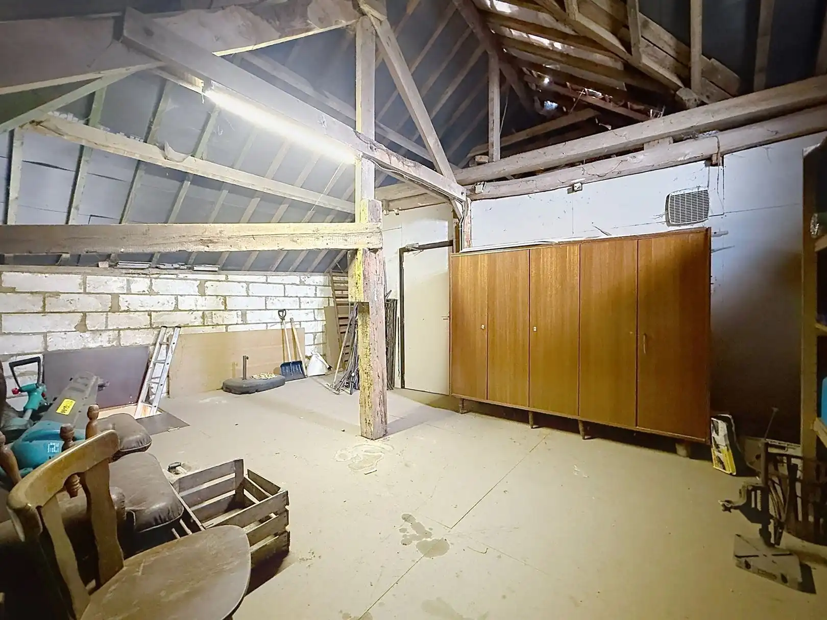Ruime woning met extra woon- of werkpotentieel  foto 66