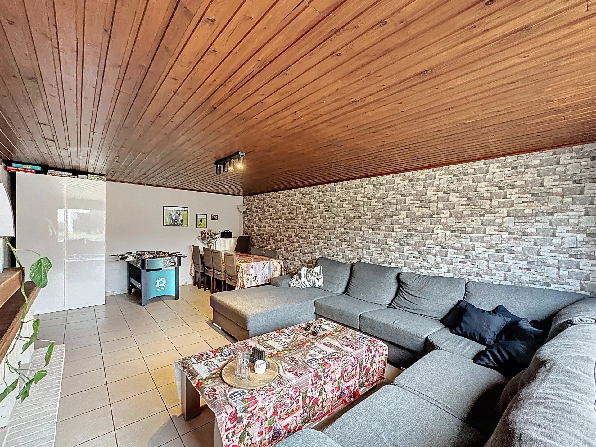 Gelijkvloerse woning met tuintje en momenteel 4 slaapkamers foto 3