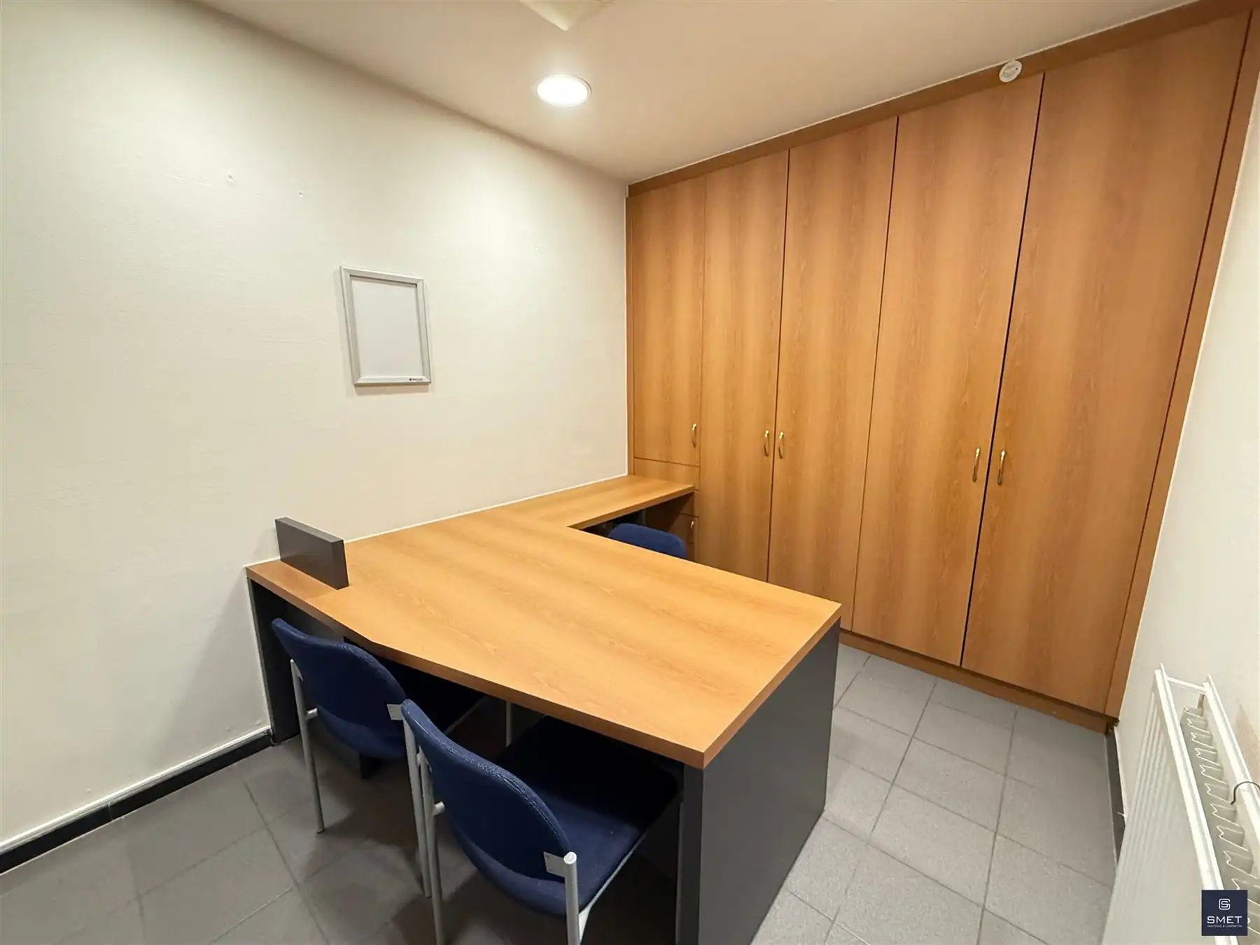 Gelijkvloerse handel-/kantoorsruimte met riant woonhuis foto 5