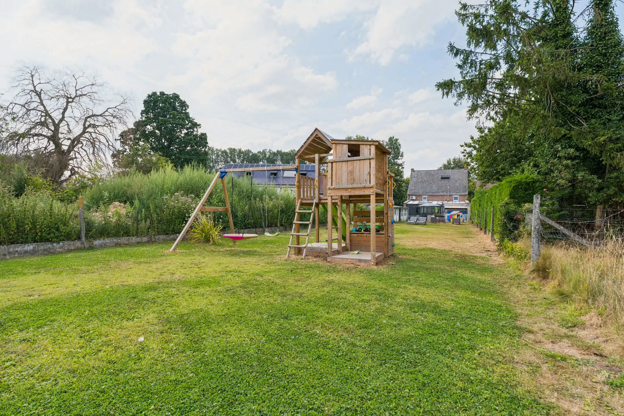 Instapklare gerenoveerde gezinswoning met ruime tuin foto 25
