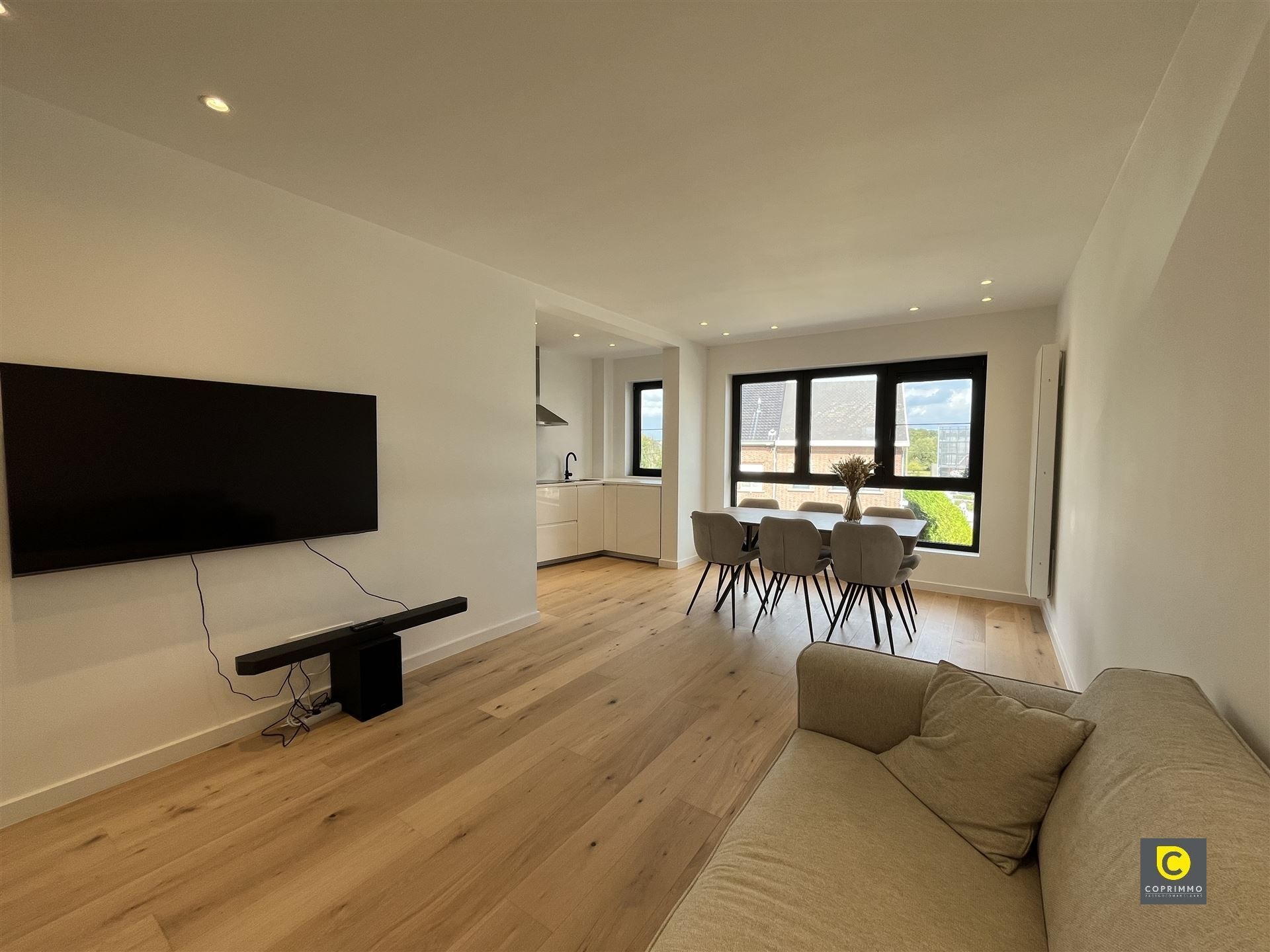 Duplexapp met 3 slpks, terras en garage! foto {{pictureIndex}}