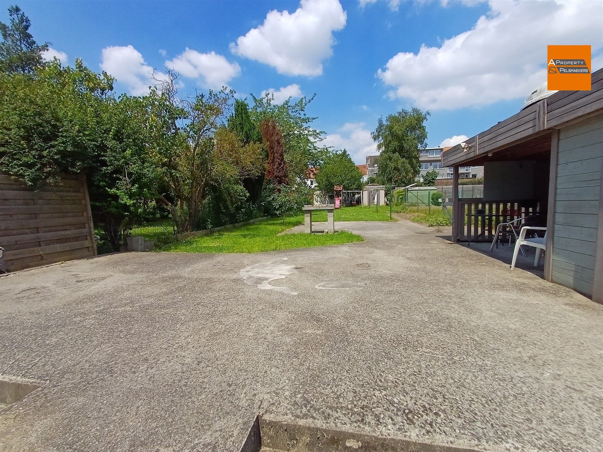Huis met 2 slaapkamers en mooie tuin in het centrum  foto 9