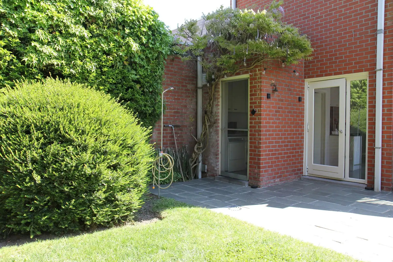 Ruime gezinswoning (278m²) met zonnige, rustige tuin zonder inkijk in Beveren-Leie foto 14