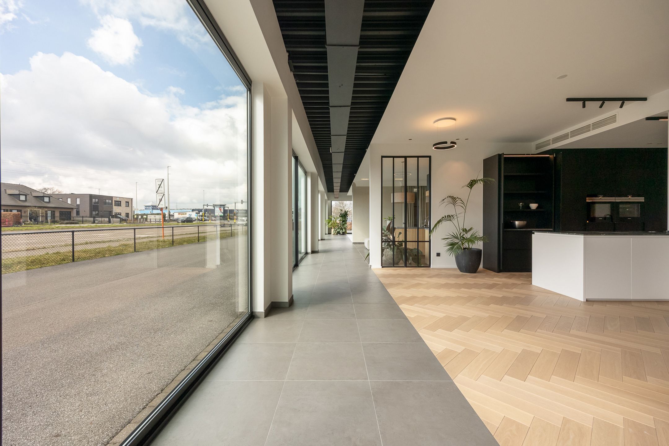 Strategische gelegen showroom te huur te Wijnegem!  foto 11