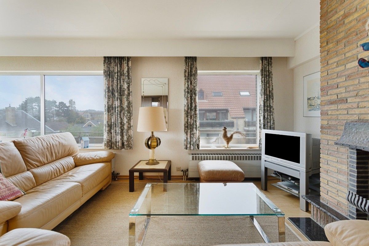 Te renoveren appartement met panoramisch terras en privéparking. foto 3