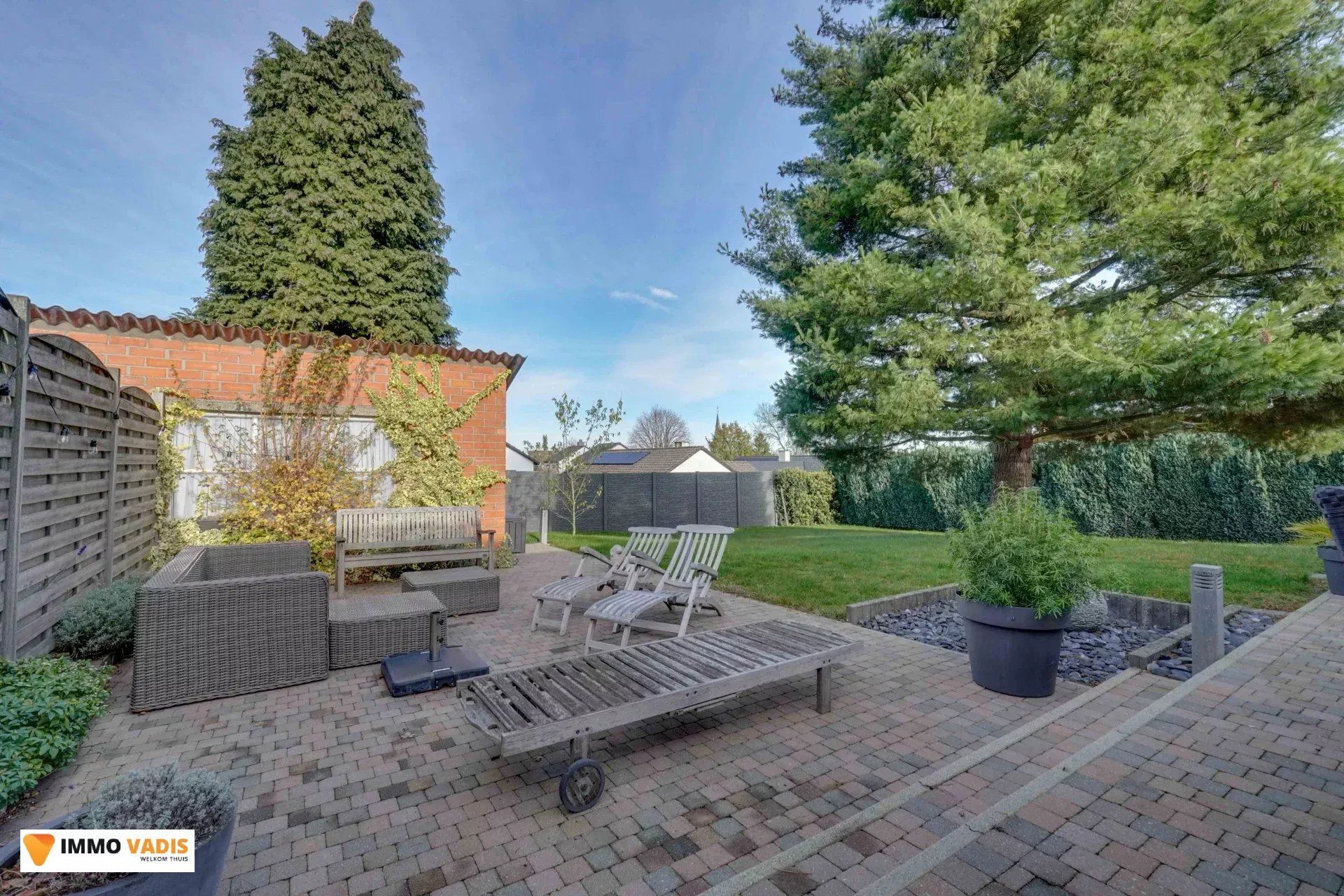 Uitstekend onderhouden HOB woning ,3slaapkamers en 2 garages foto 13