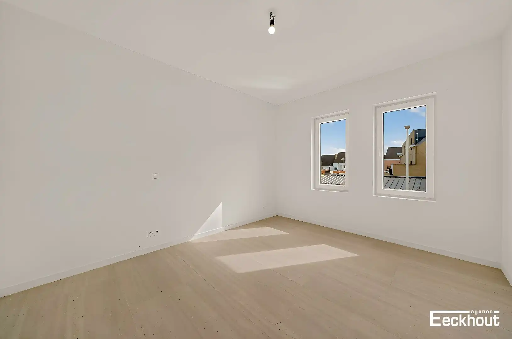 Prachtig gerenoveerd appartement met 2 slaapkamers en terrassen! foto 10