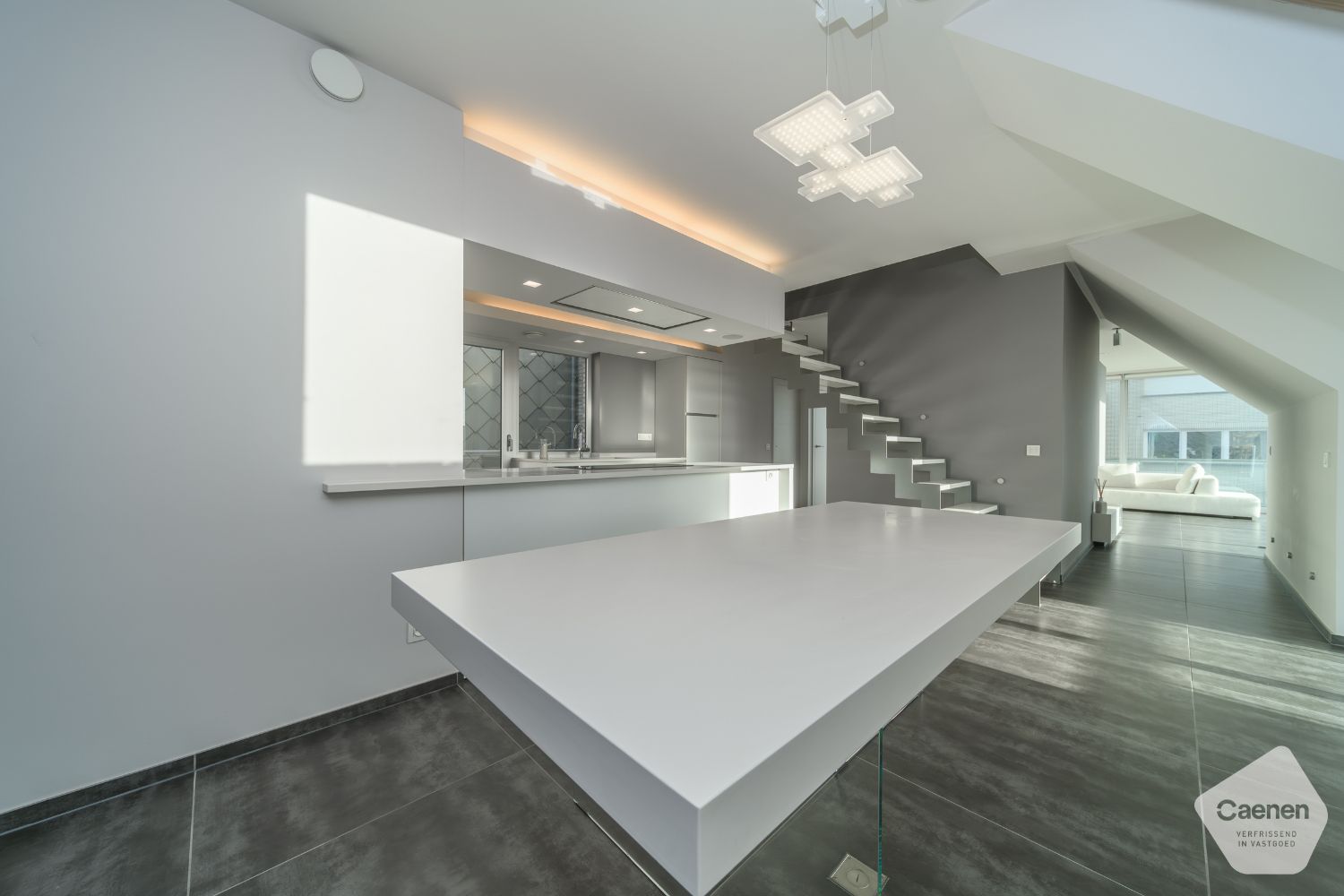 Luxueus instapklaar dakappartement op toplocatie met open zicht en zeezicht foto 11