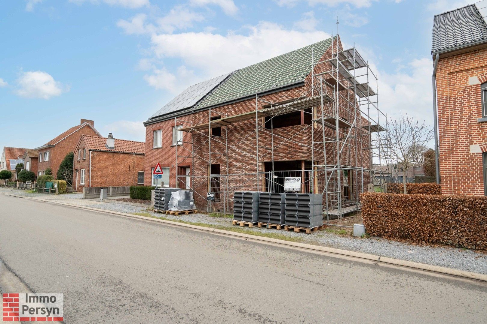 Instapklare halfopen bebouwing met 3 slaapkamers in groene omgeving foto 2