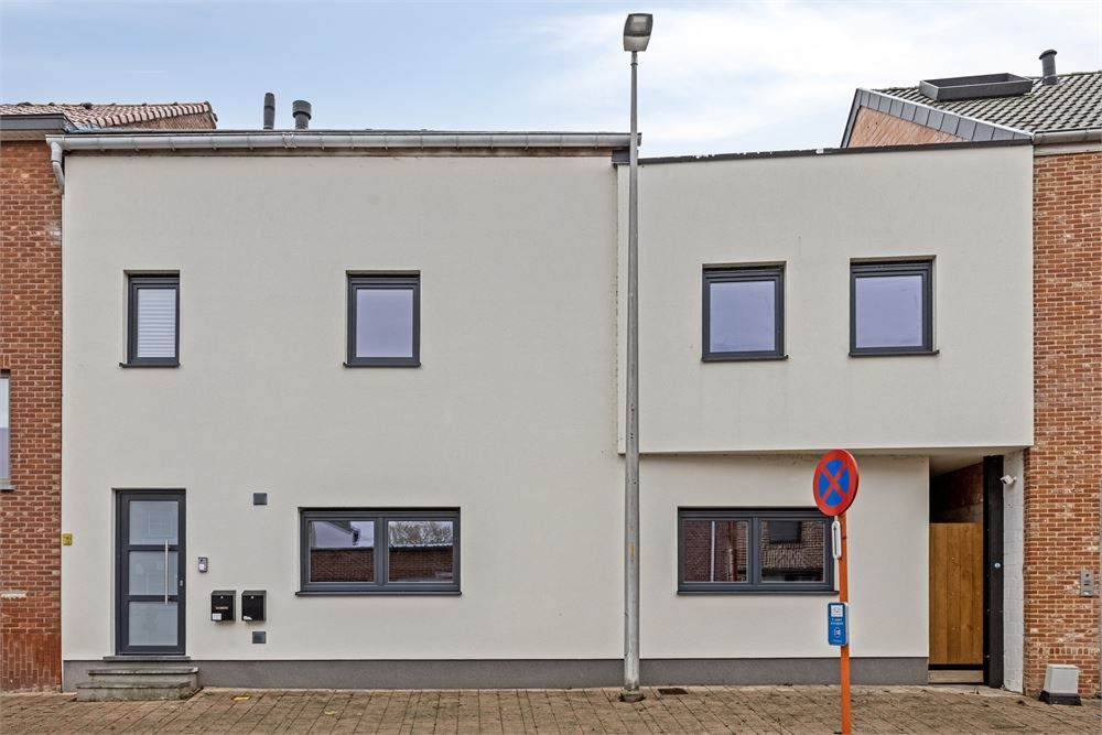 Energiezuinig, recent gerenoveerd duplex-appartement met één slaapkamer in het hart van Heers foto {{pictureIndex}}