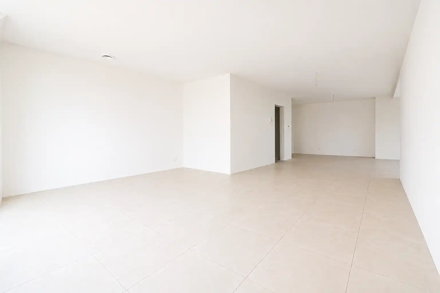 Prachtig 3-slaapkamerappartement met hoogwaardige afwerking, lichtrijke leefruimte en grote terrassen. foto 8