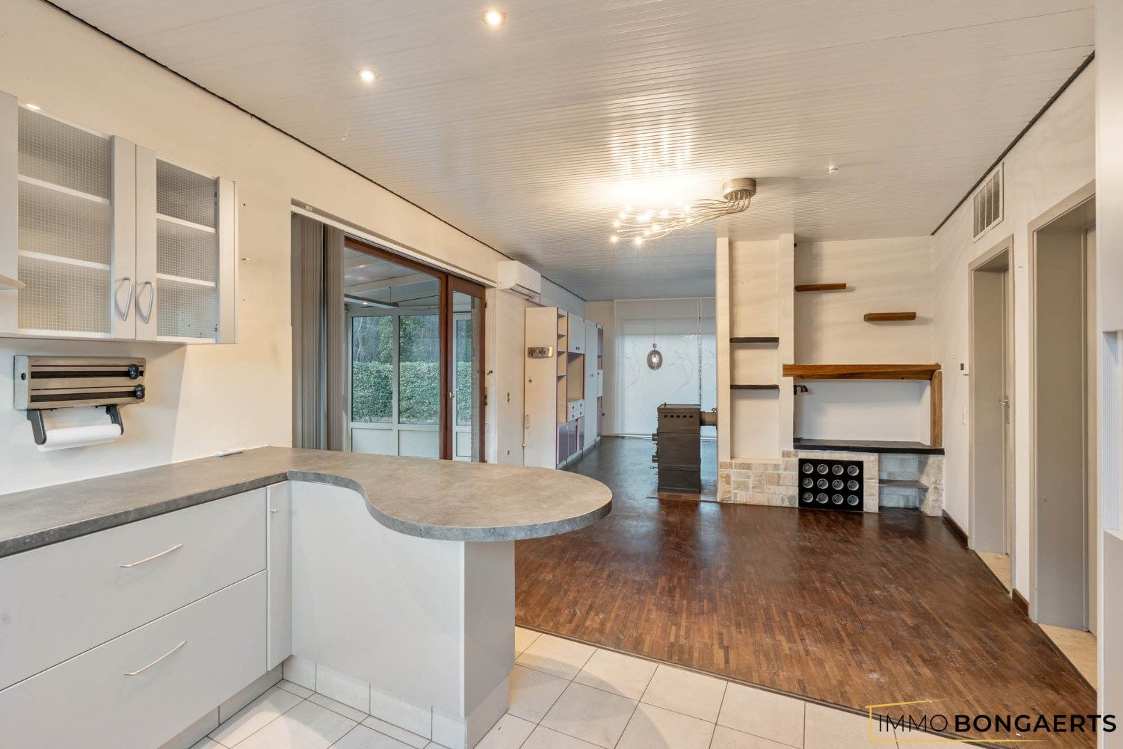 Gelijkvloerse woning met polyvalent bijgebouw foto 2