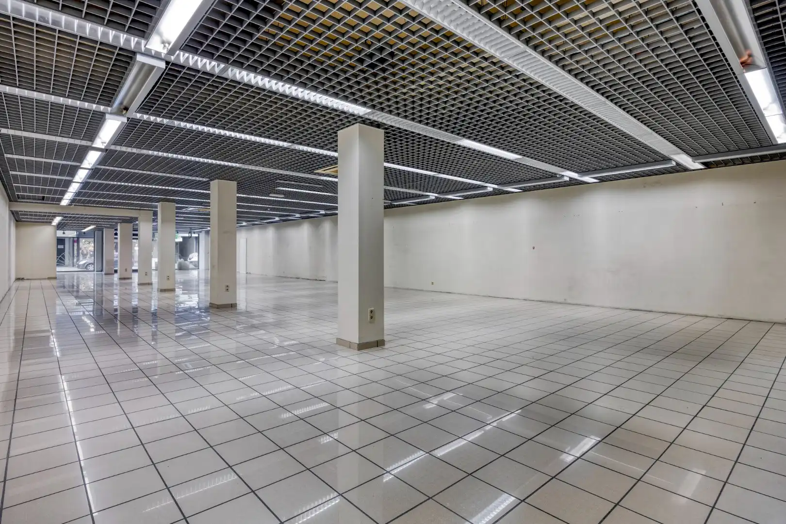 Commercieel pand in het centrum van Mol ! foto 5