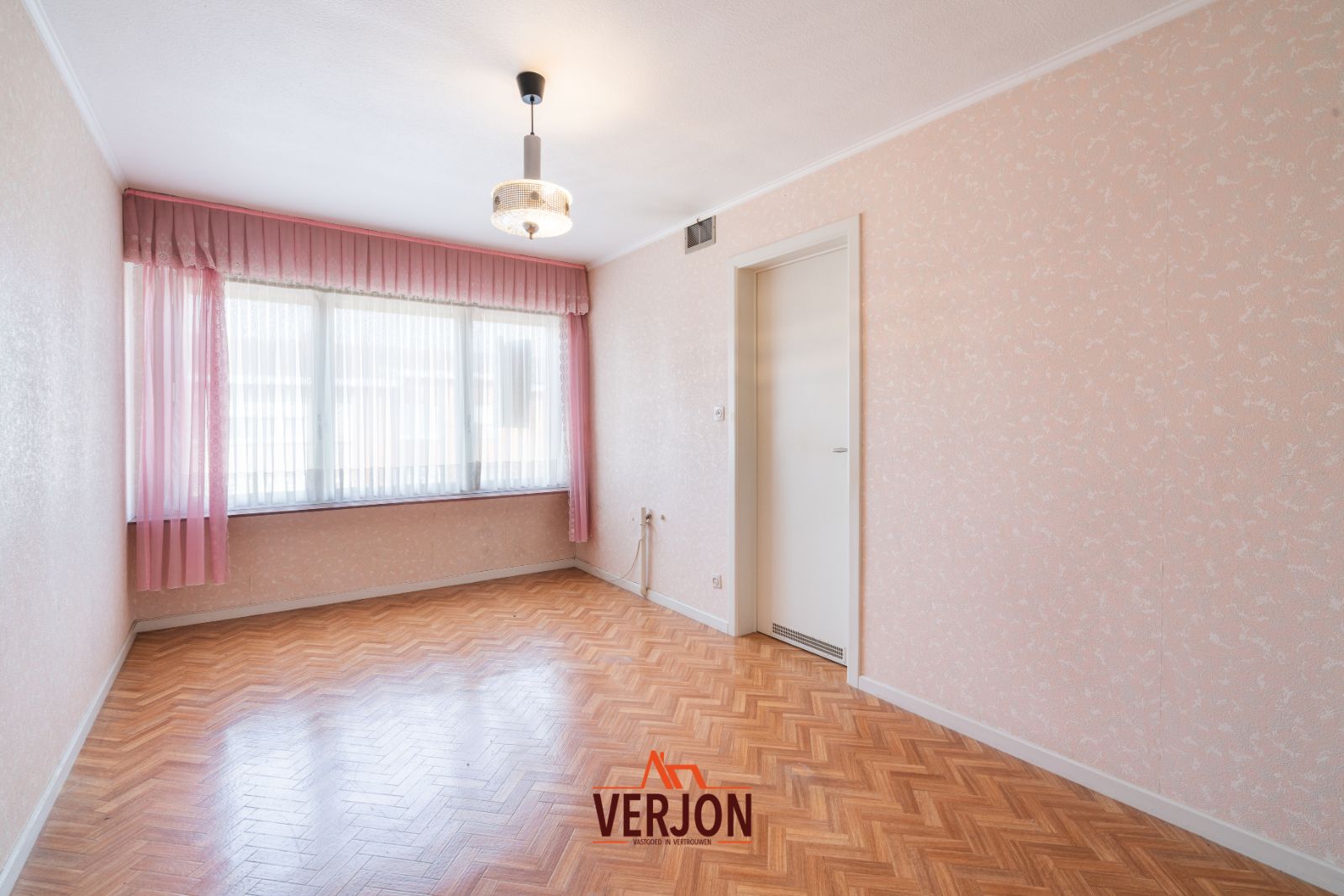 Woning met zuidgerichte tuin te koop in Kachtem! foto 9