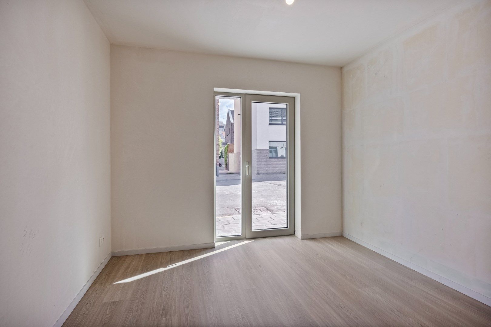 Luxueus gelijkvloers 3-slaapkamerappartement met tuin en terras! 6% BTW mogelijk  foto 23