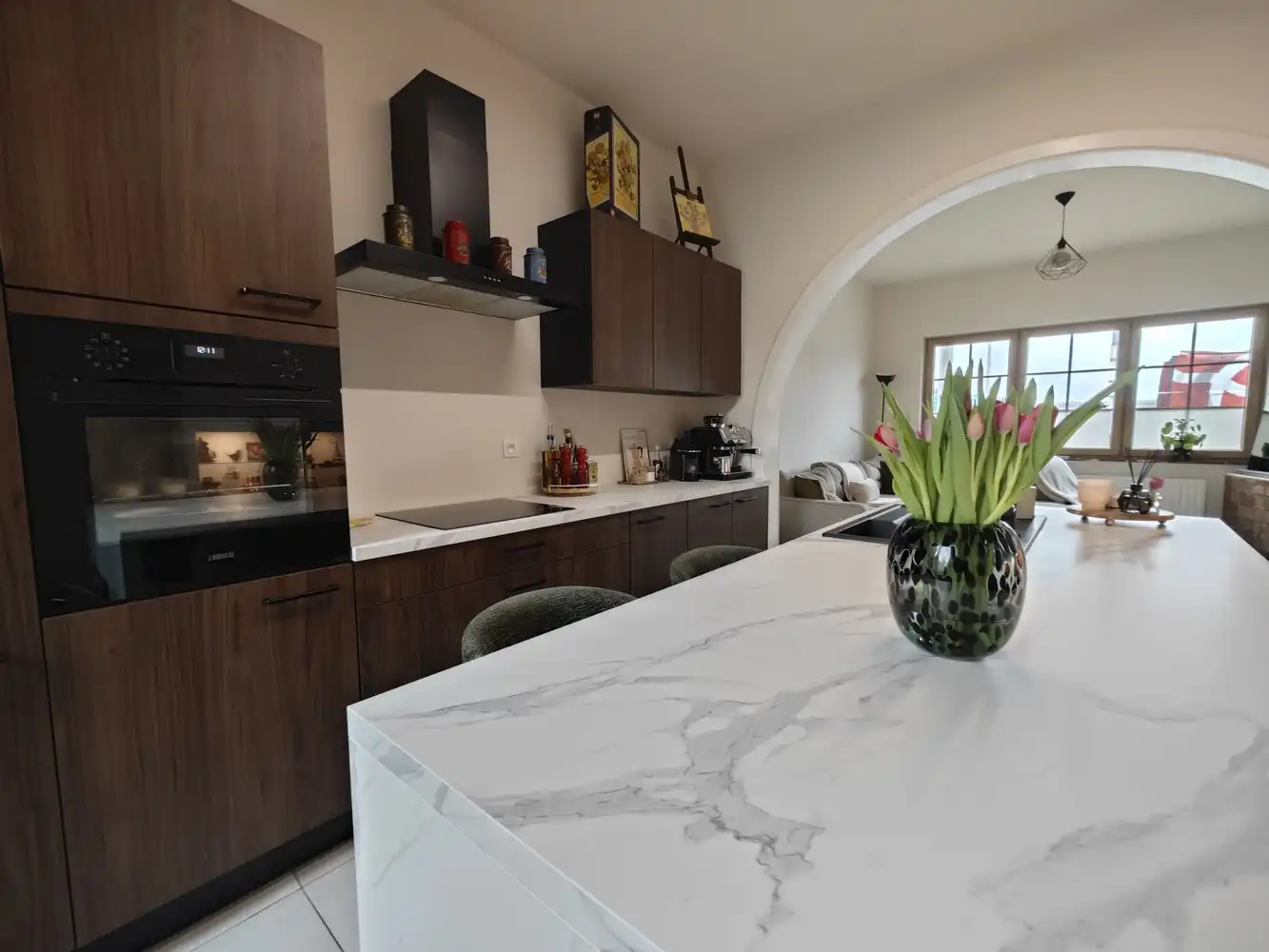 volledig gerenoveerde stadswoning met 4 slpks foto 2