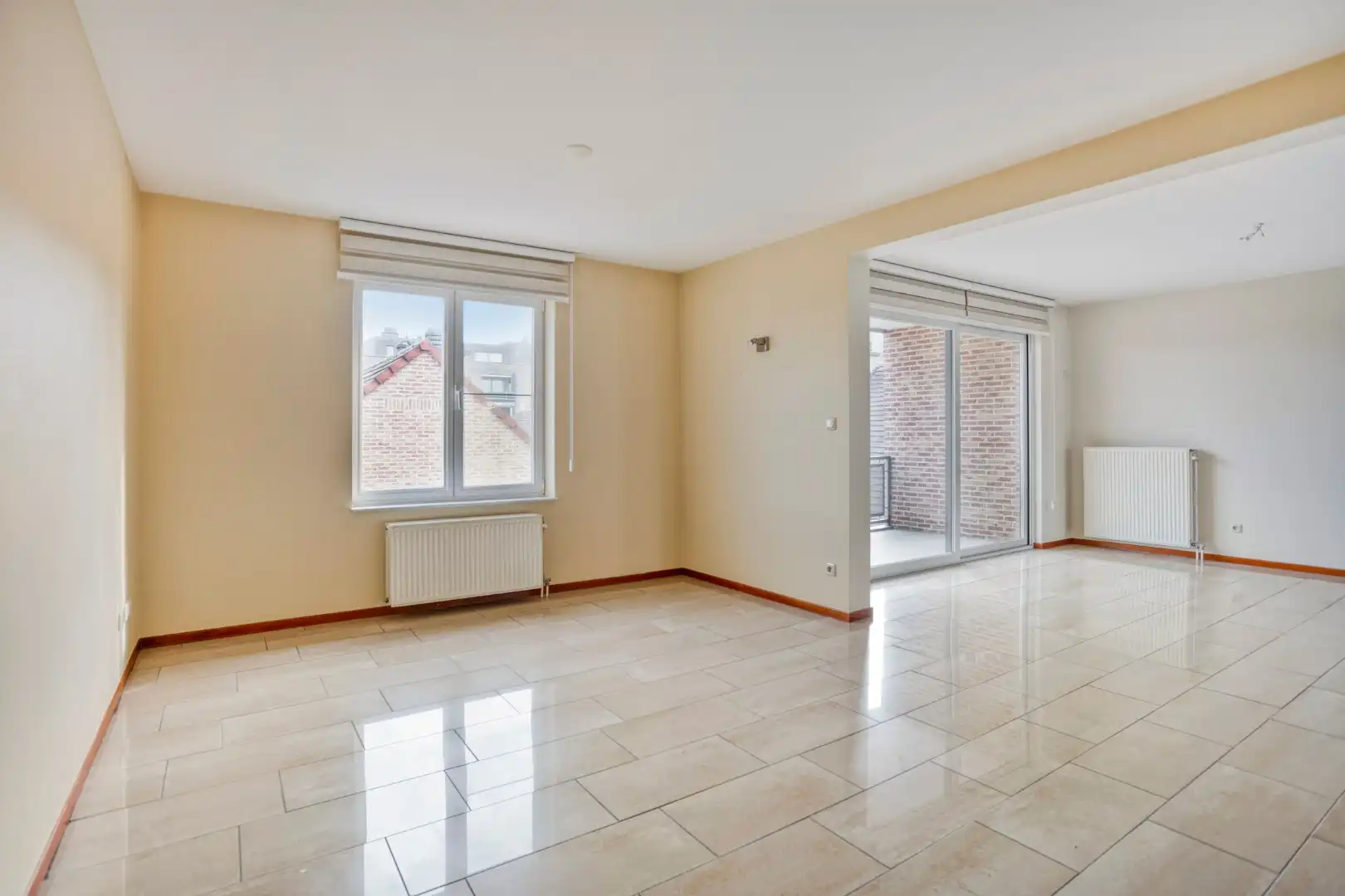 APPARTEMENT VAN 175m² MET 2 SLAAPKAMERS, 2 TERRASSEN en GESLOTEN GARAGE IN LANAKEN CENTRUM !  foto 6