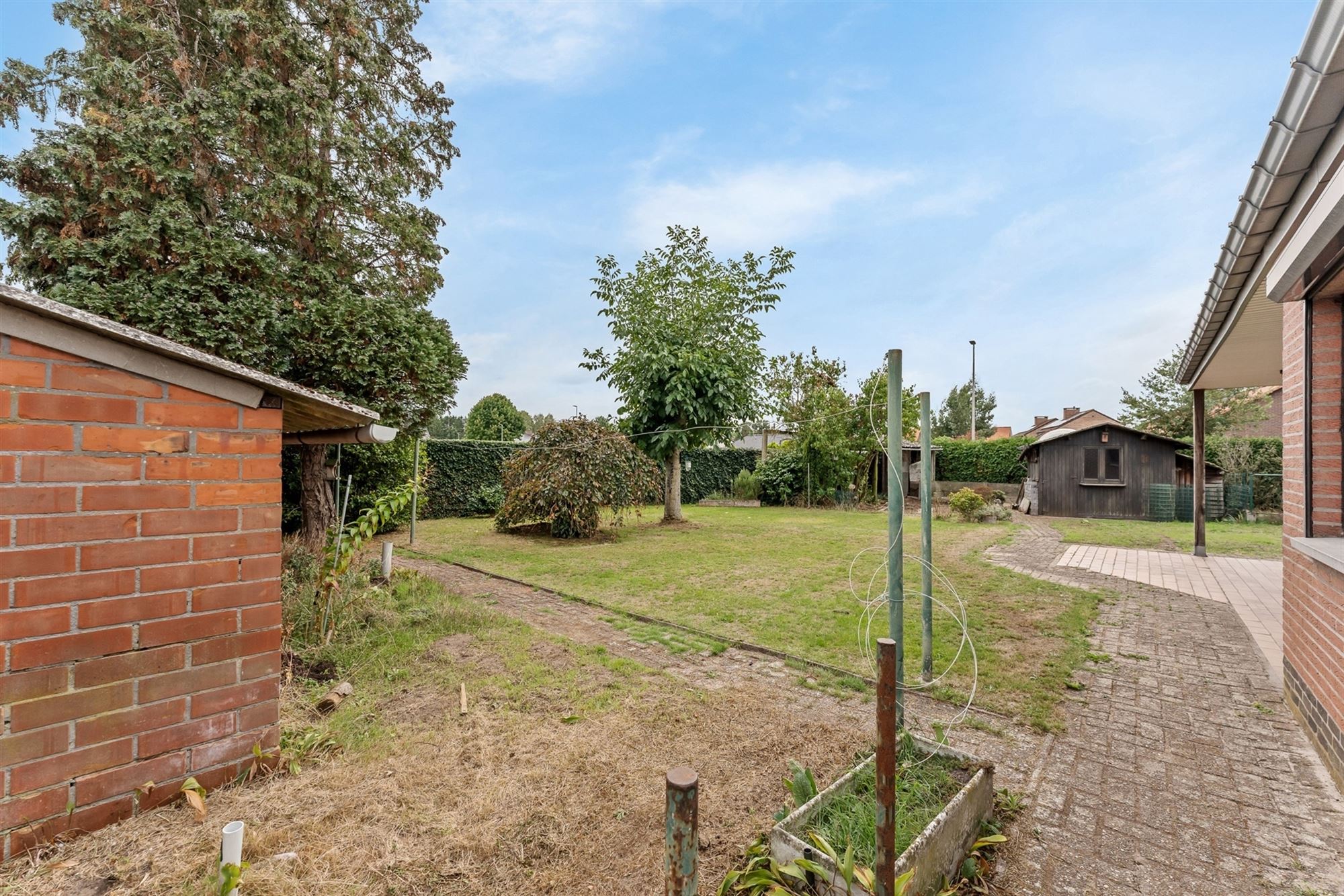 OP TE FRISSEN WONING MET 4 SLAAPKAMERS RUSTIG GELEGEN OP EEN PERCEEL VAN 7A41CA TE PAAL foto 27