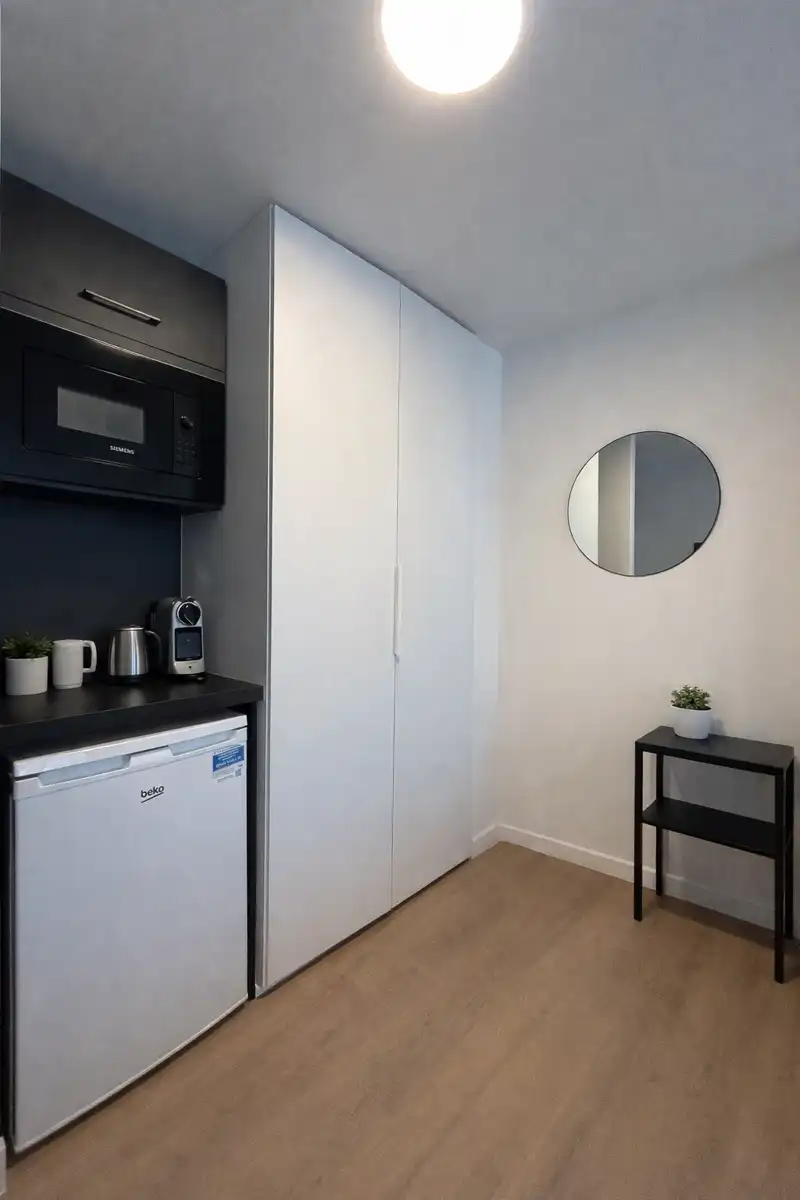 Uiterst ruime studentenkamer privatief sanitair foto 4