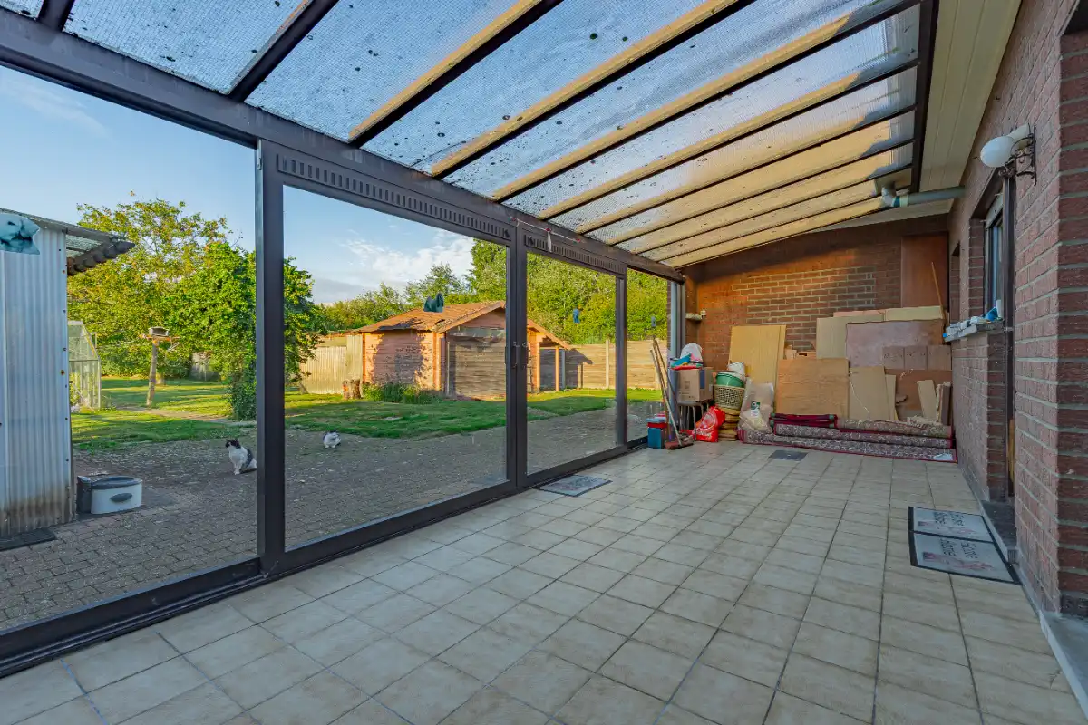 Zeer goed gelegen bungalow op wandelafstand van het centrum, station en de scholen van Dendermonde foto 6