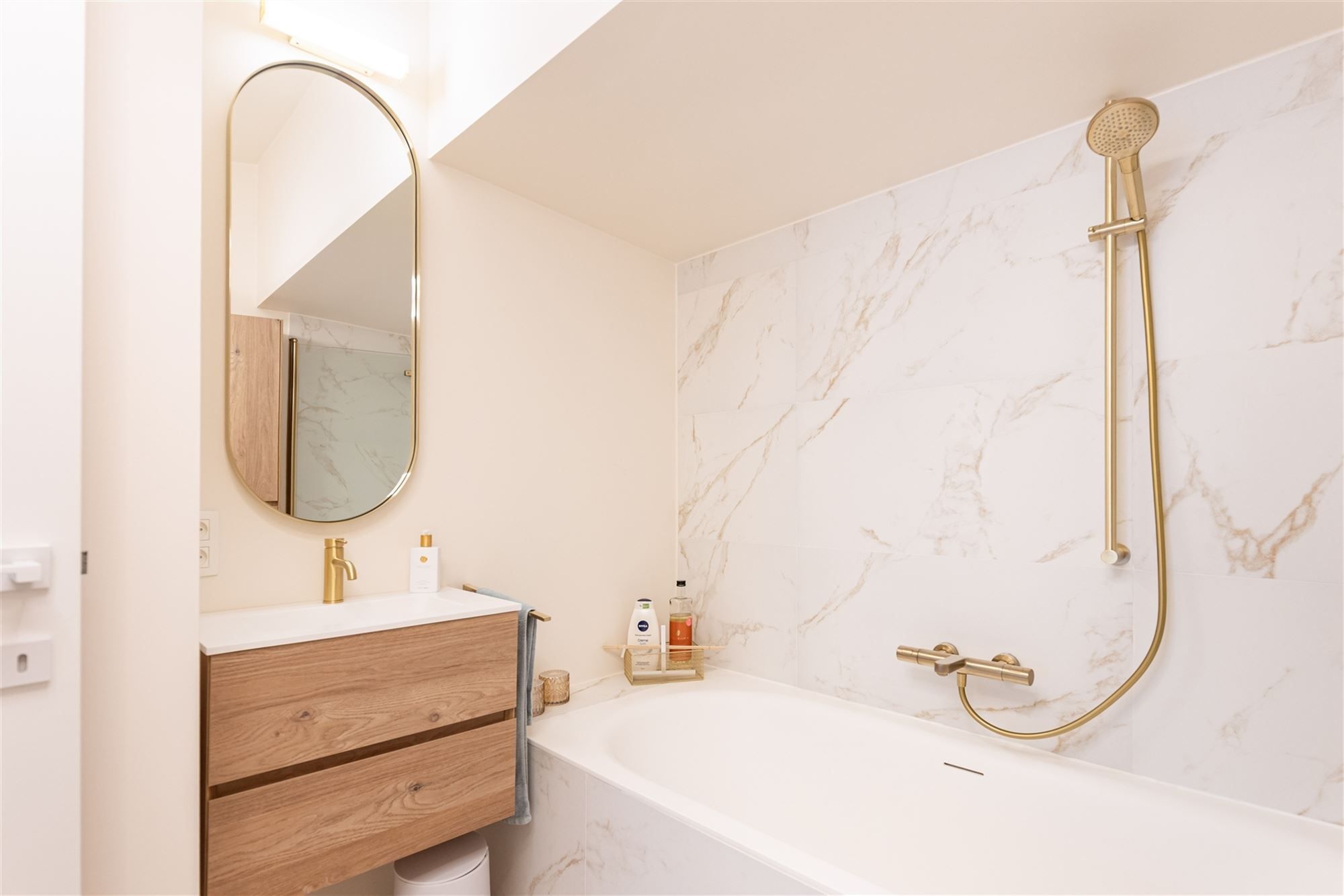 Sixtiesparel in het residentiële Koningshof foto 26