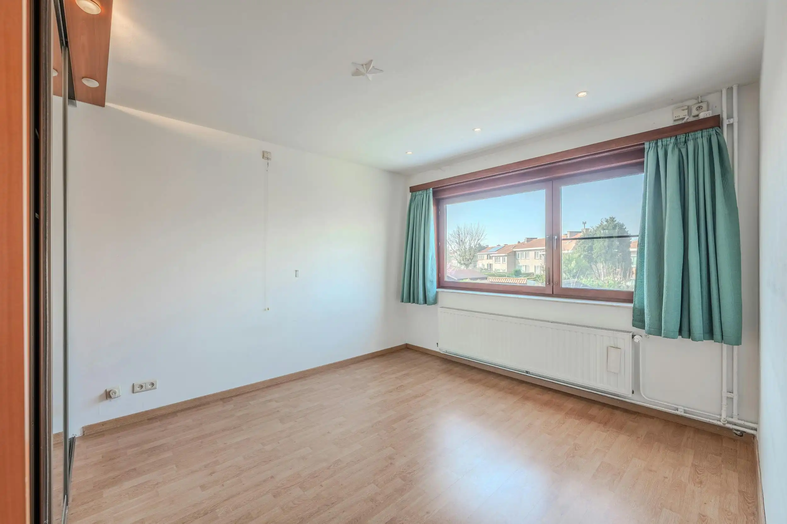 Halfopen woning met 4 slpks en zonnige tuin te Mariakerke foto 14