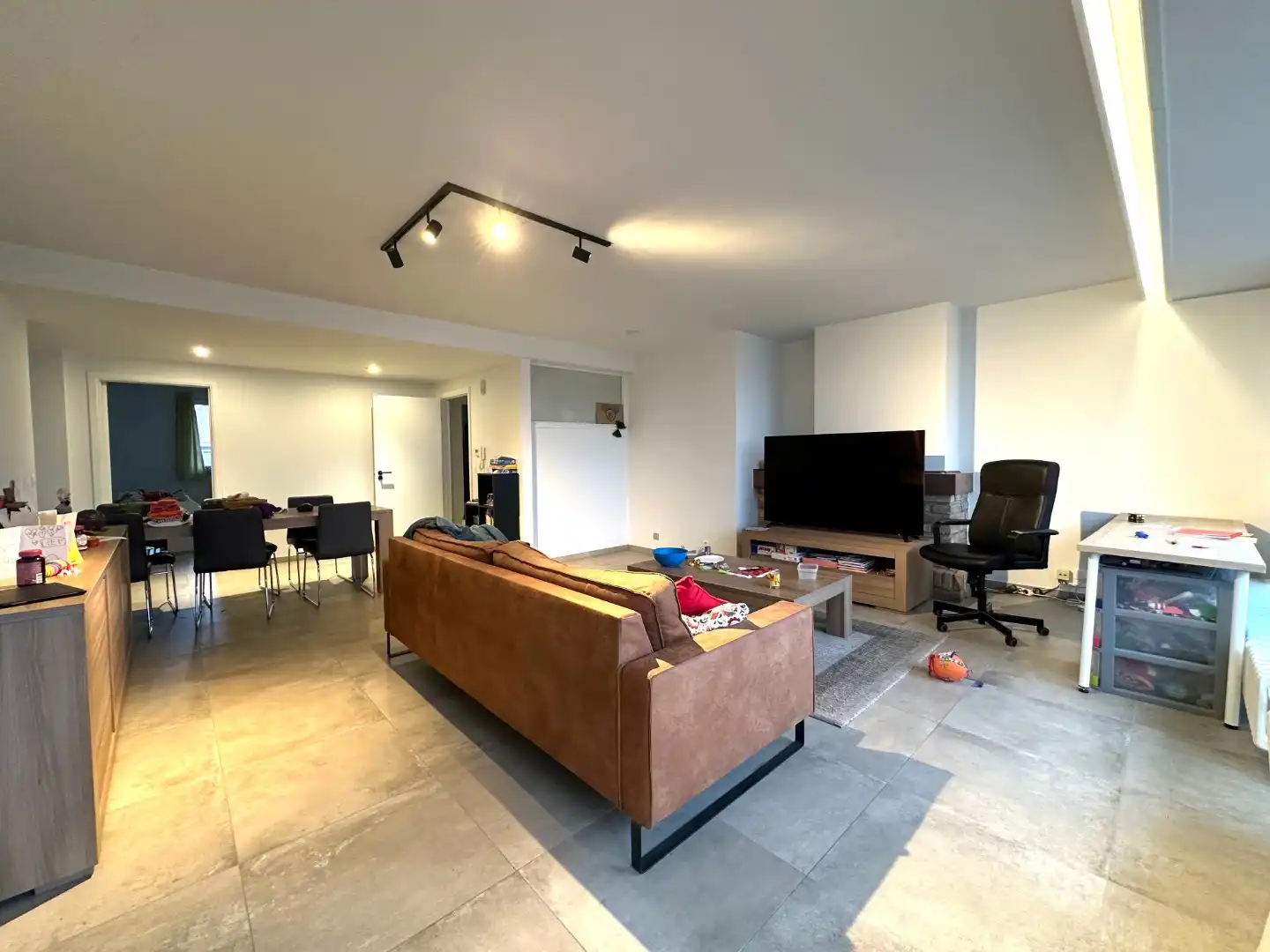 Appartement op centrale ligging te Sint-Kruis foto 5