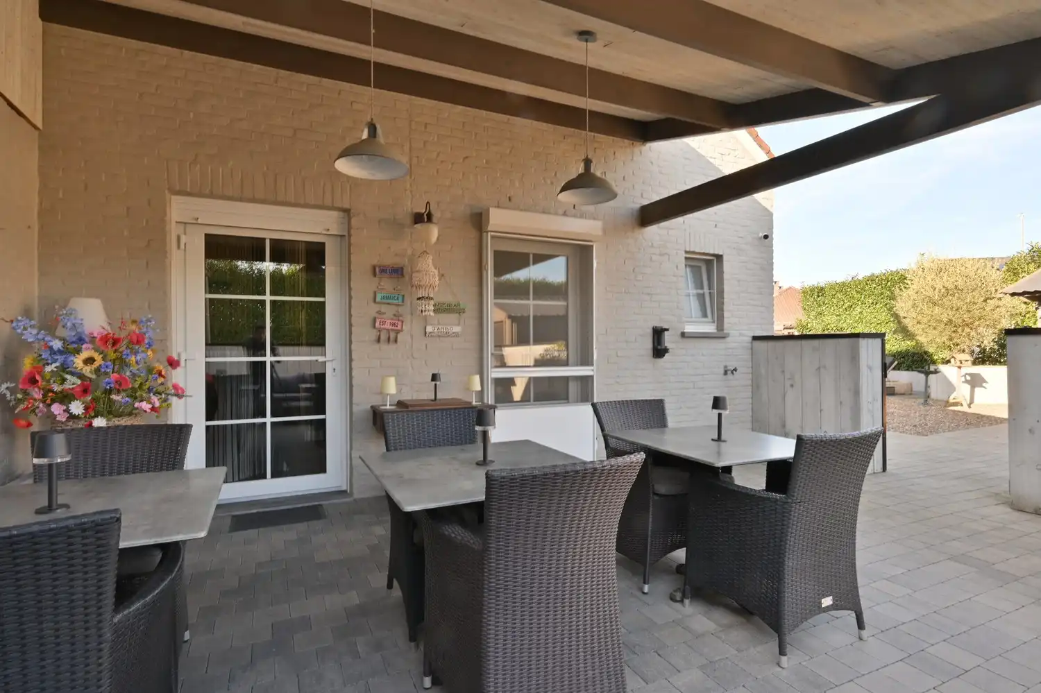 Karaktervolle woning met B&B in Veldwezelt foto 37