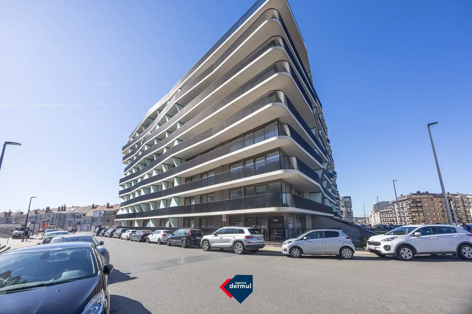 RESIDENTIE CRYSTAL foto {{pictureIndex}}