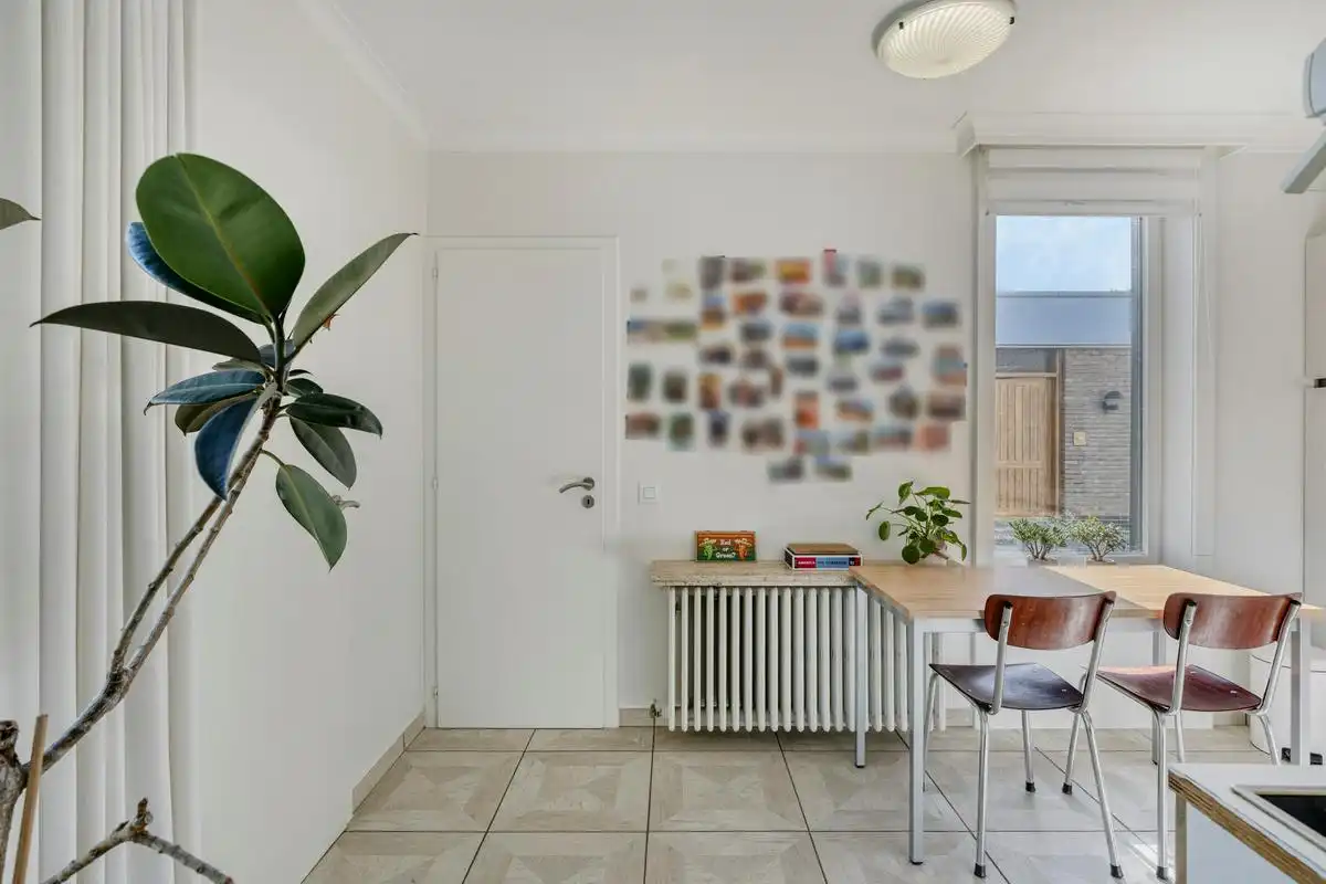 Bungalow met tuin en garage  te koop in Zwevegem! foto 5