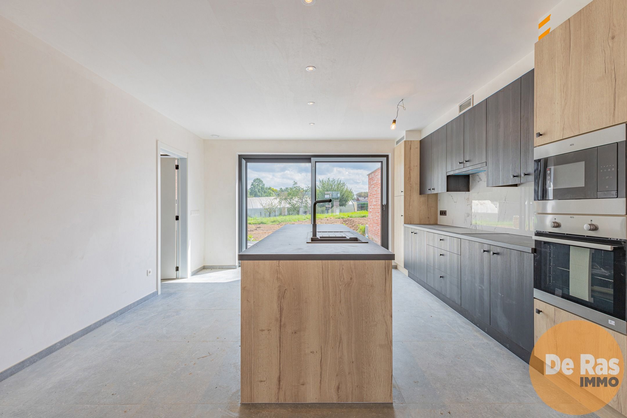 WOUBRECHTEGEM - Mooie nieuwbouwwoning op een unieke locatie foto 8