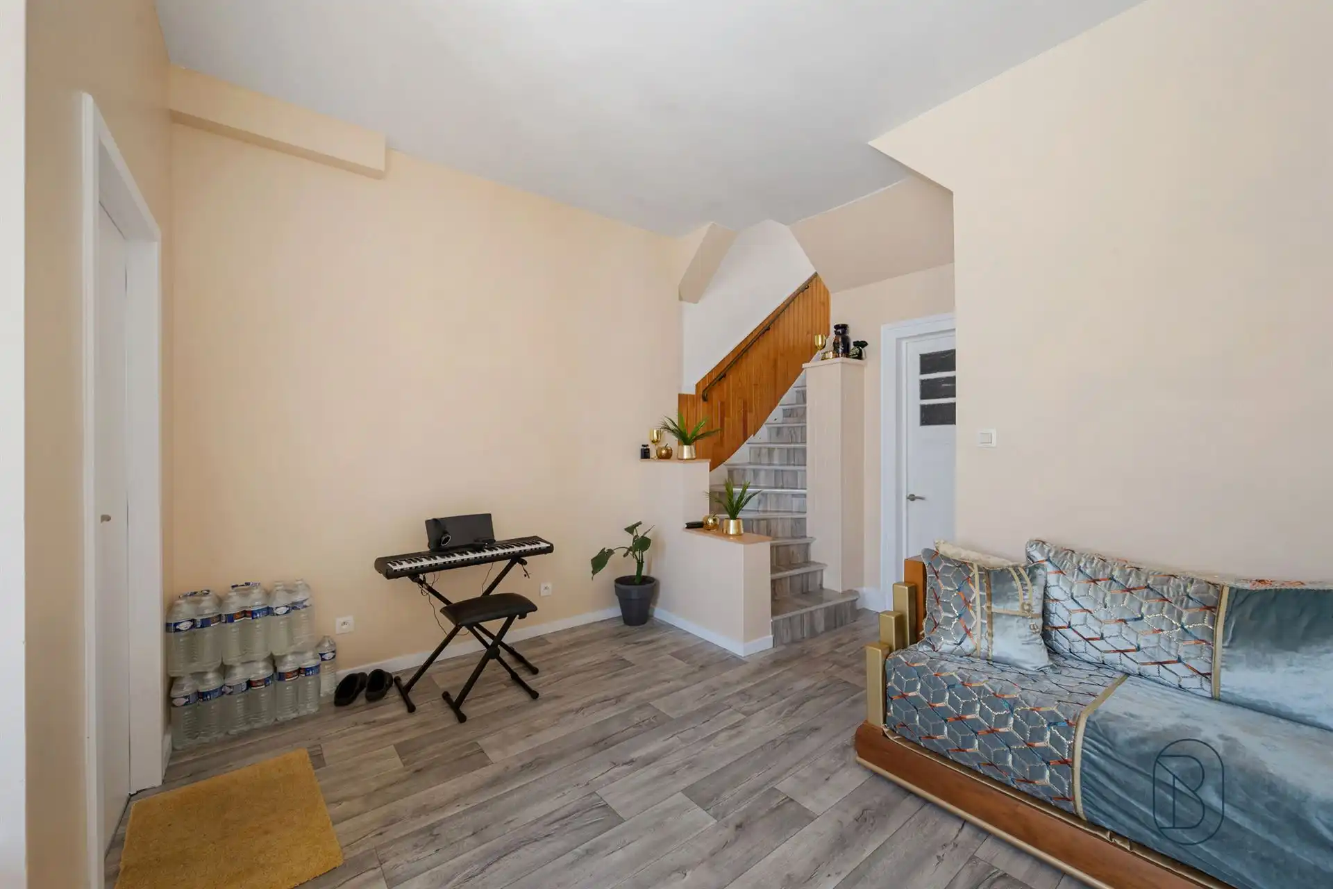 Goedgelegen gerenoveerde woning foto 2
