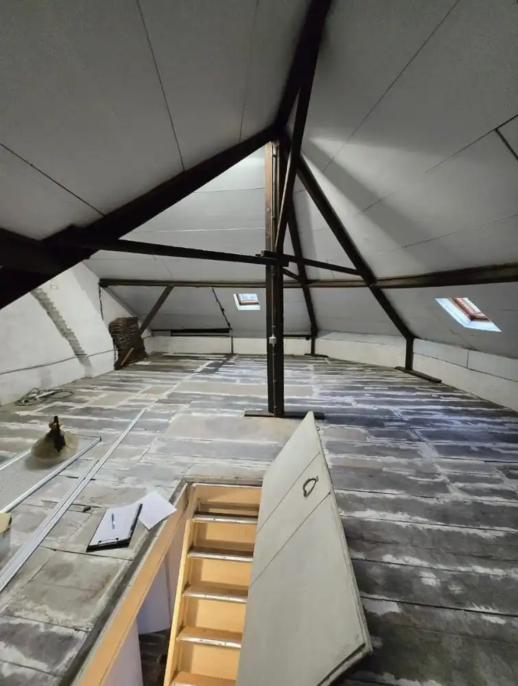 Lichtrijke hoekwoning in hartje Sint-Truiden foto 22