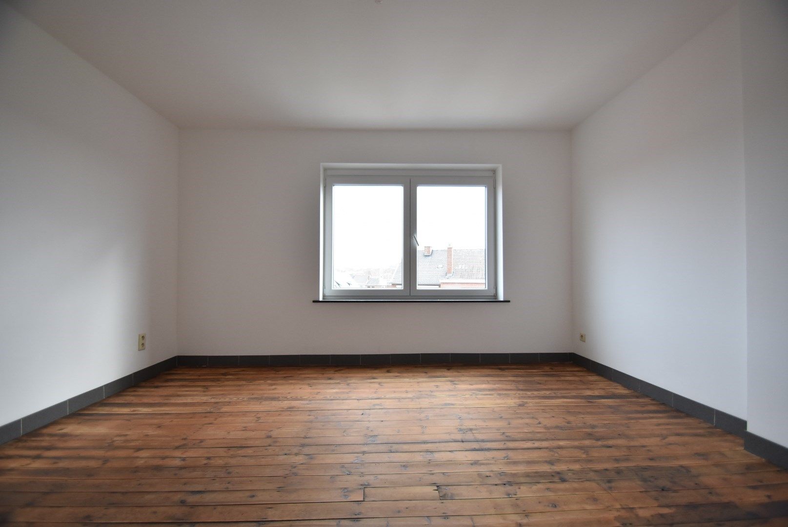Netjes gerenoveerde duplex met twee slaapkamers en terras op mooie locatie in het centrum van Tongeren - GEEN BIJKOMENDE GEM. ONKOSTEN foto 22