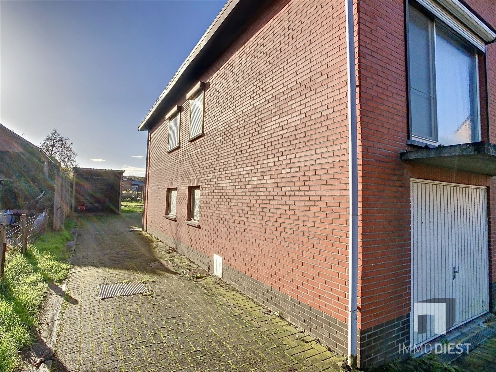 Landelijk gelegen woning op 11,90 are met 3 slaapkamers en ruime kelder foto 5