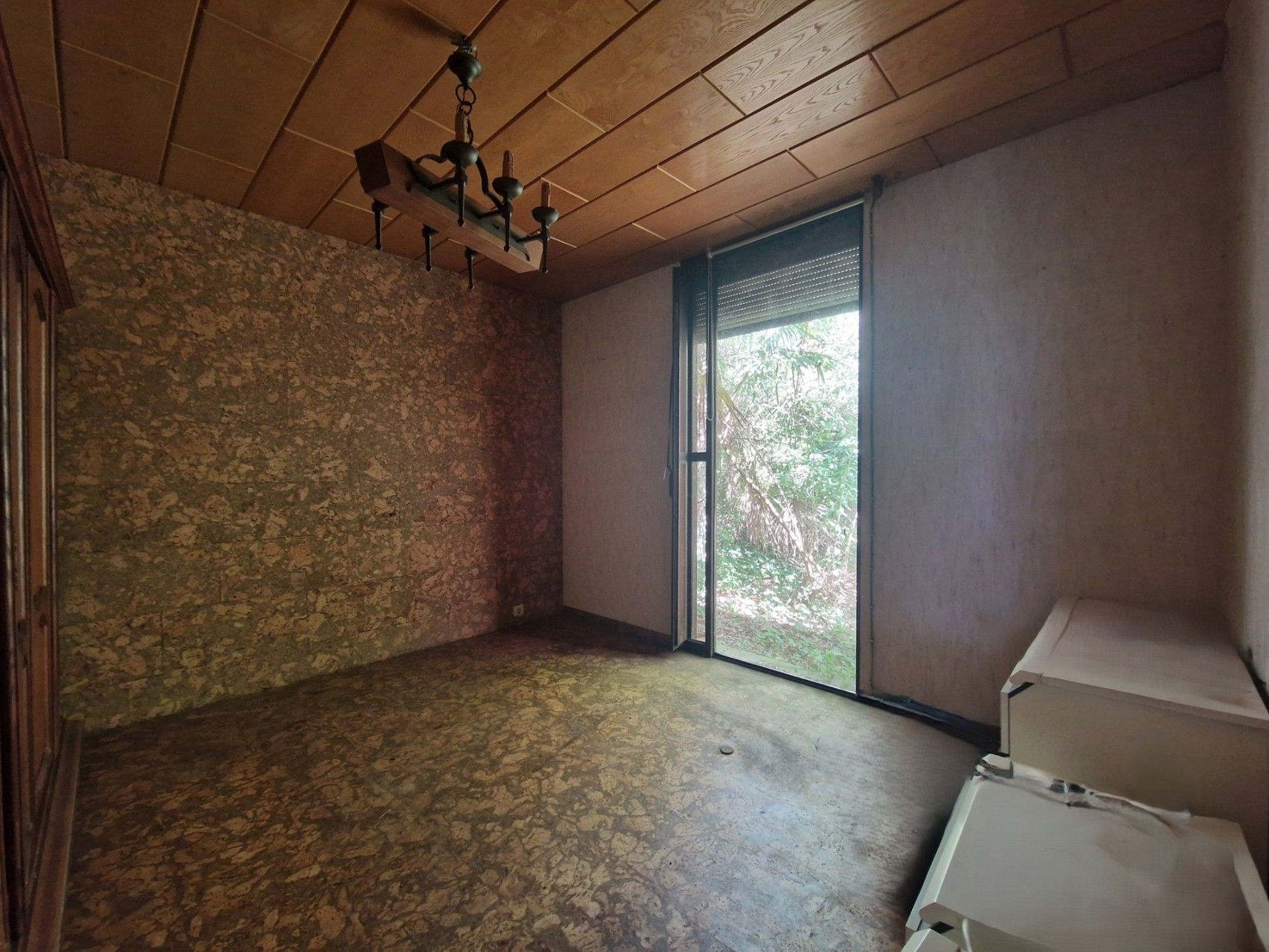 Gelijkvloerse, te renoveren woning op 10 are  foto 5
