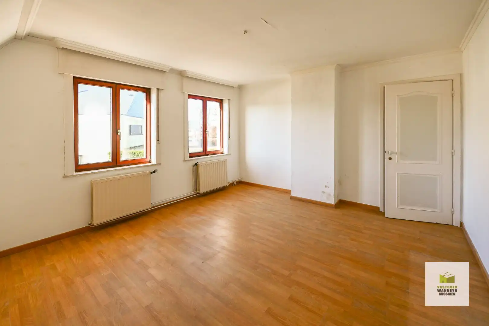 Karaktervolle woning met 3 slpks, 2 garages én zicht over het water  foto 14