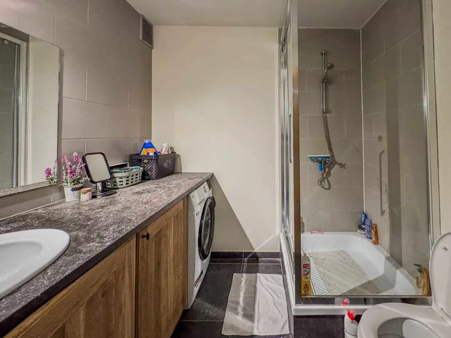 Gezellige rijwoning met 2 slaapkamers, mezzanine en terras. foto 6