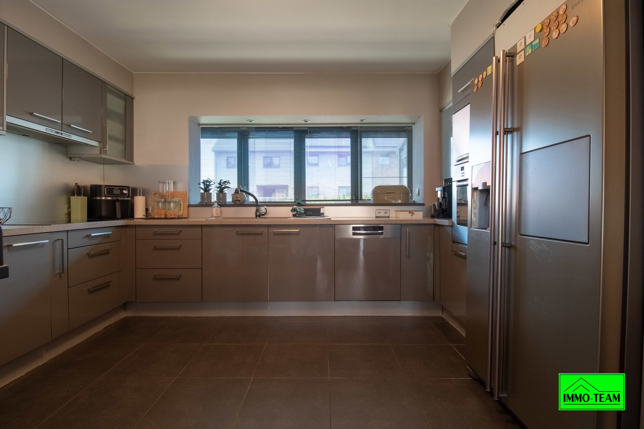 Instapklare gezinswoning met royale woonruimte en luxe  foto 6