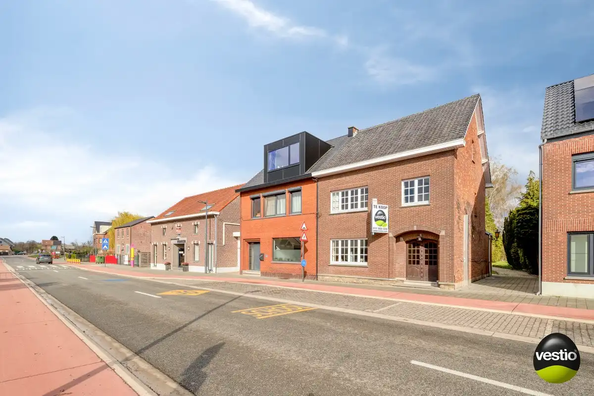 TE RENOVEREN WONING MET 3 SLAAPKAMERS EN GARAGE OP EEN RUIM PERCEEL VAN  8A 29CA IN HARTJE NIEUWERKERKEN foto 6