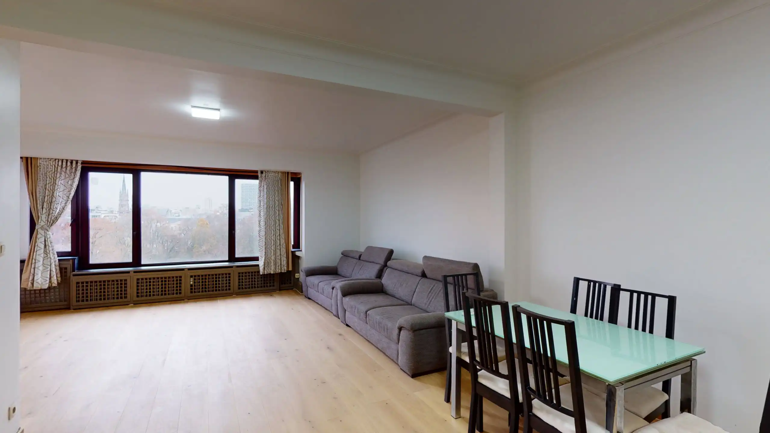 ANTWERPEN - gemeubeld appartement met zicht op het Stadspark foto {{pictureIndex}}