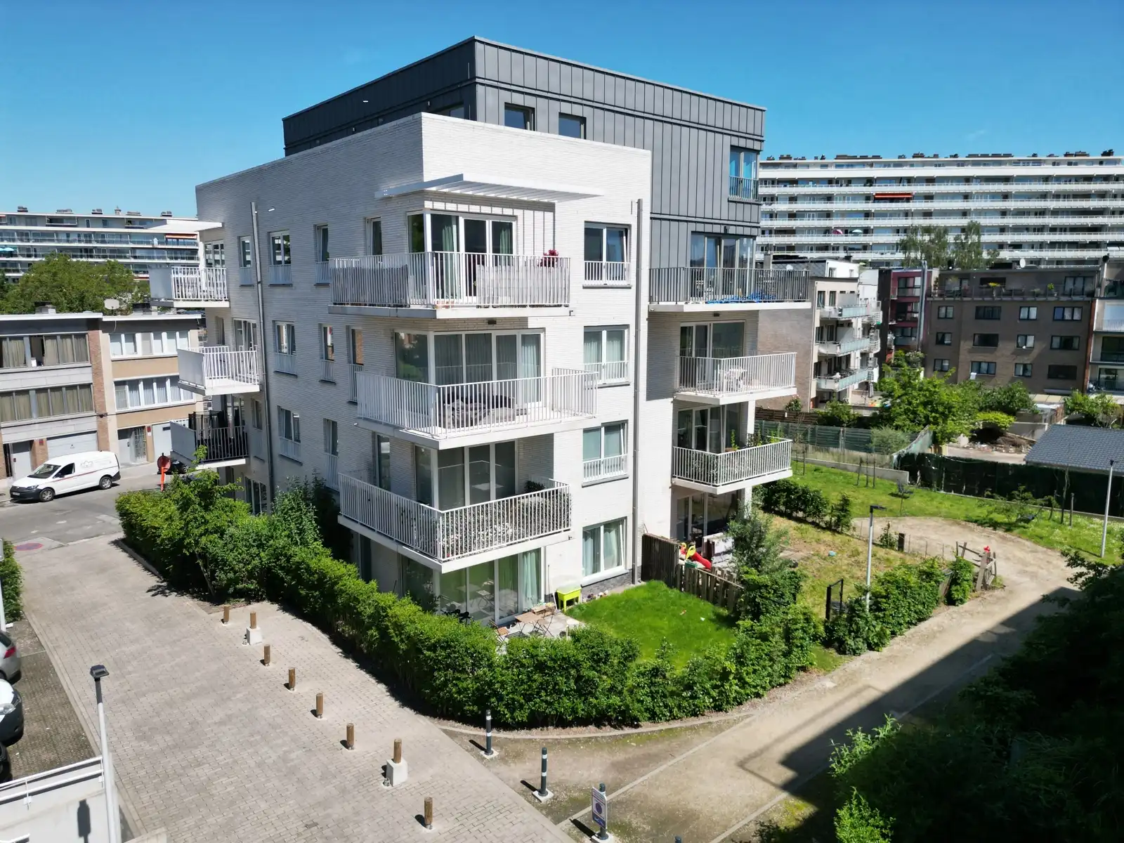 Hoekappartement met tuin, parking en rustige ligging foto 17