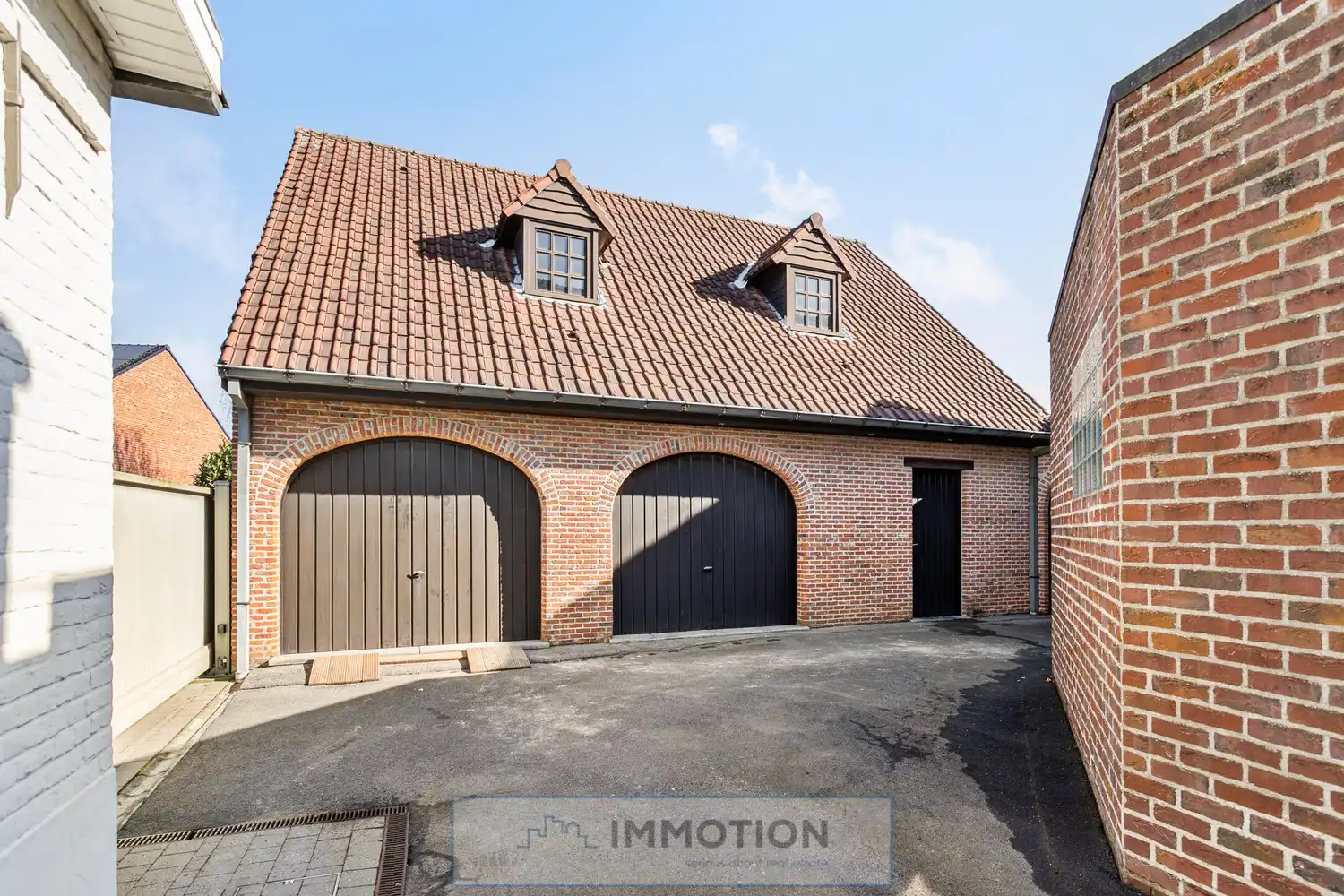 Unieke burgerwoning met bijgebouw en tuin foto 32