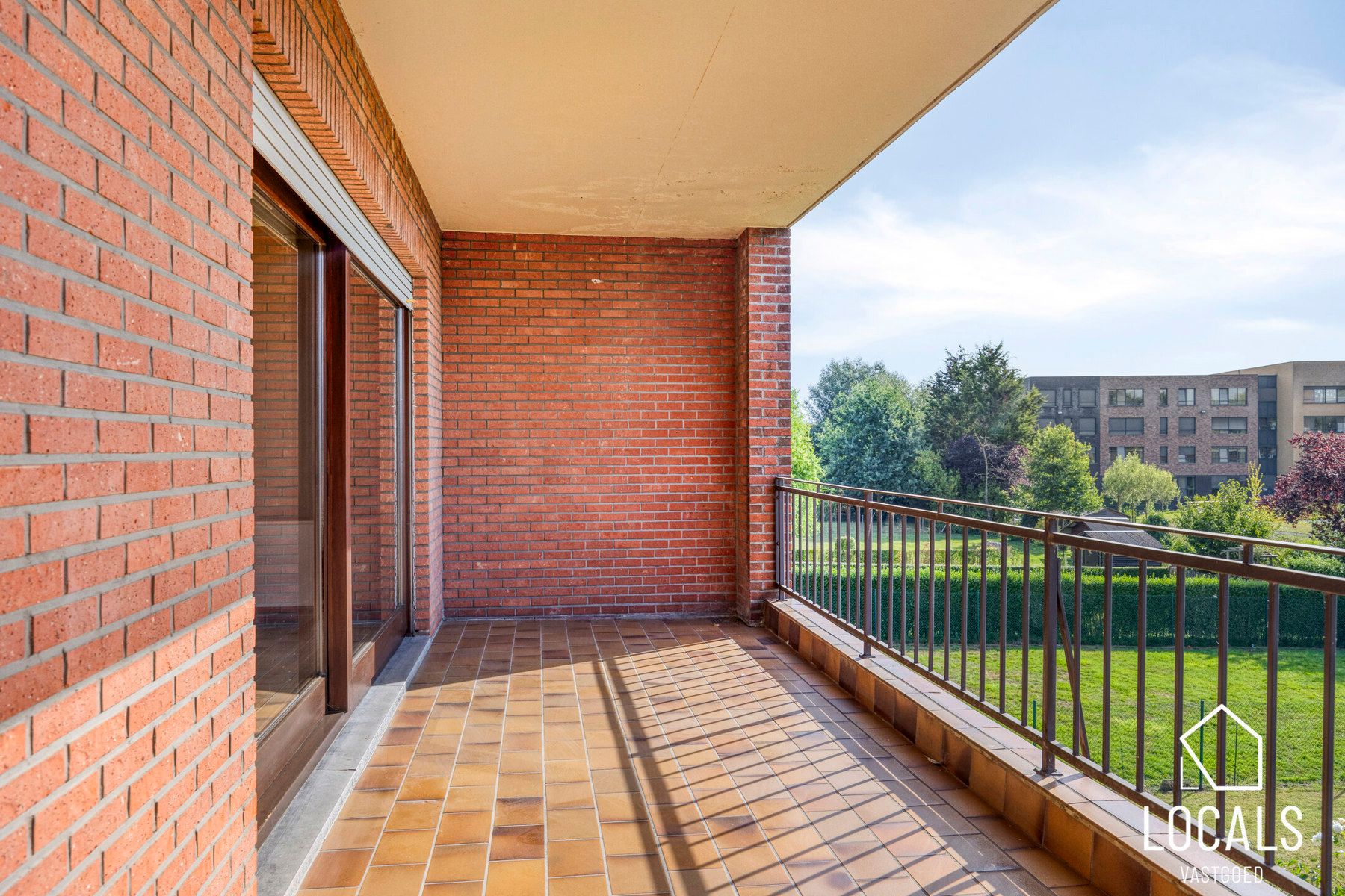 Ruim appartement met zuidgericht terras foto 12