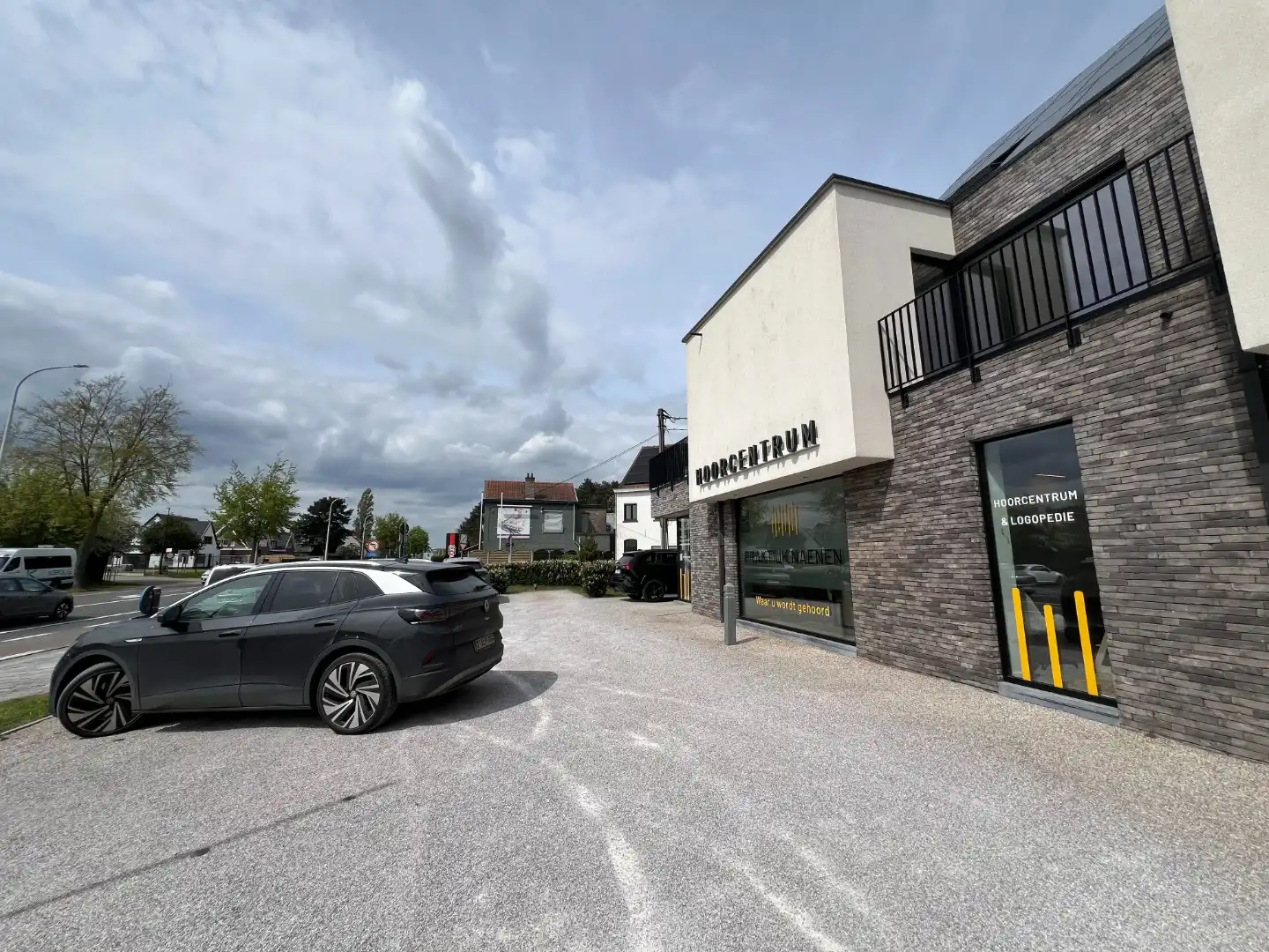 Instapklaar handelspand / praktijkruimte met uitstekende zichtbaarheid te Lievegem foto 12