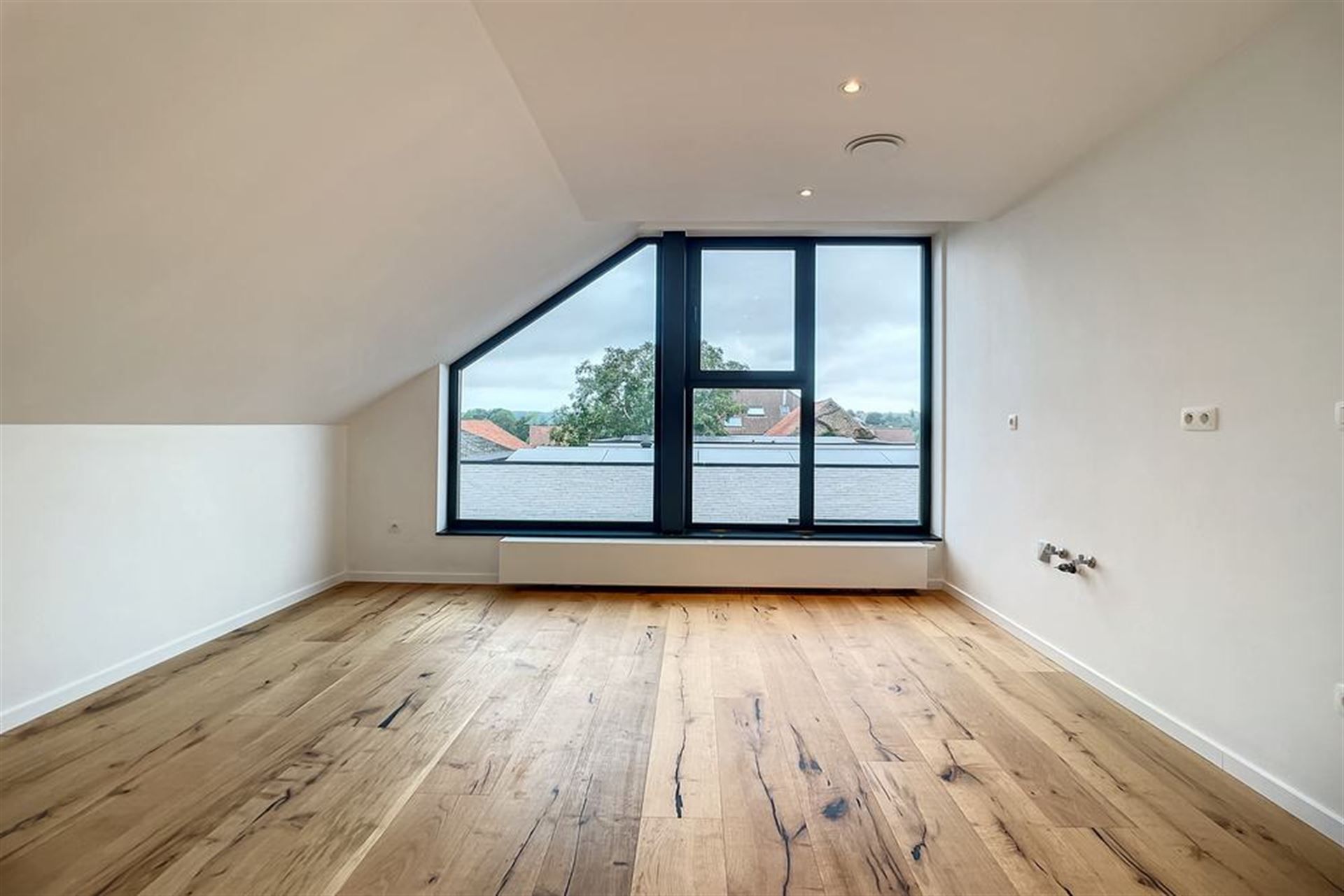 Moderne villa met 5 slaapkamers foto 34